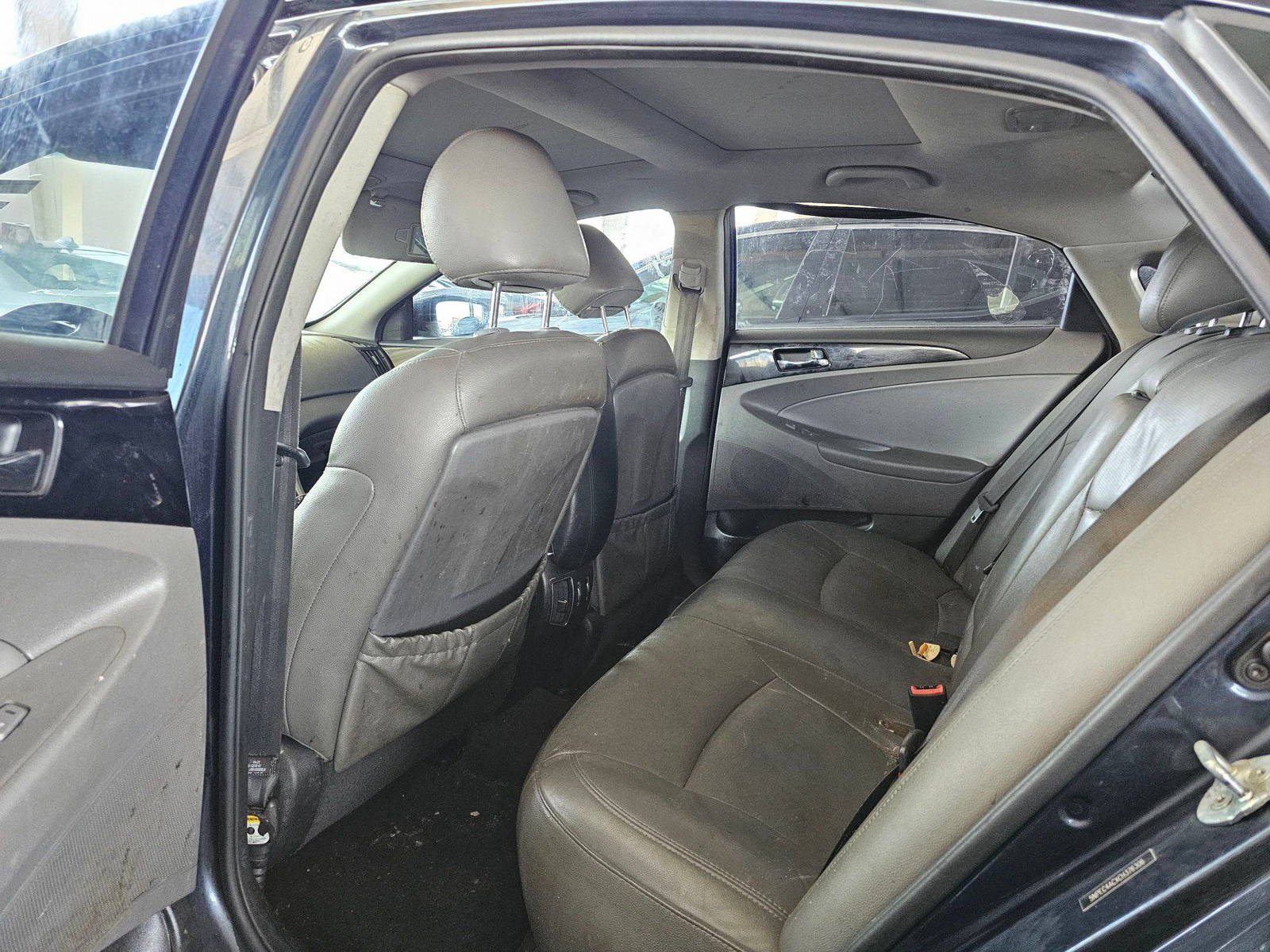 2012 HYUNDAI SONATA — 174212 Miles — Lot 42832381 — Souq - Marhaba Auctions Used Cars - Image 7