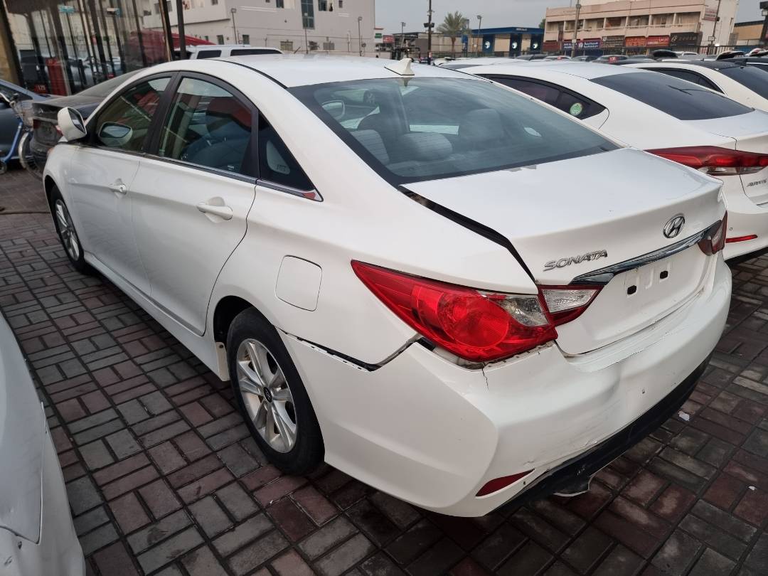 2014 HYUNDAI SONATA — 178849 Miles — Lot 864820 — Ind. 12 - Marhaba Auctions Used Cars - Image 5