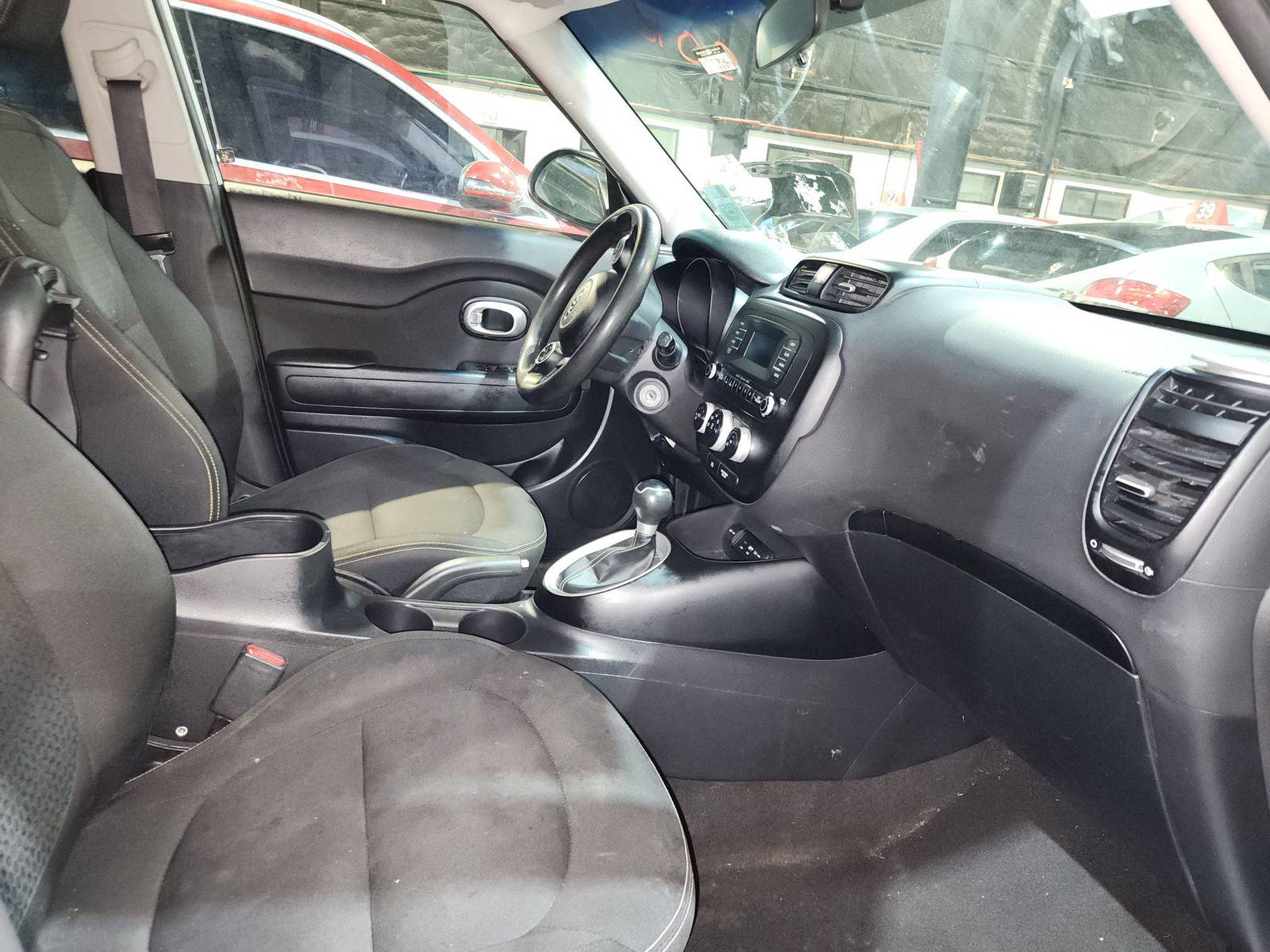 2015 KIA SOUL — 111977 Miles — Lot 890718 — Souq - Marhaba Auctions Used Cars - Image 8