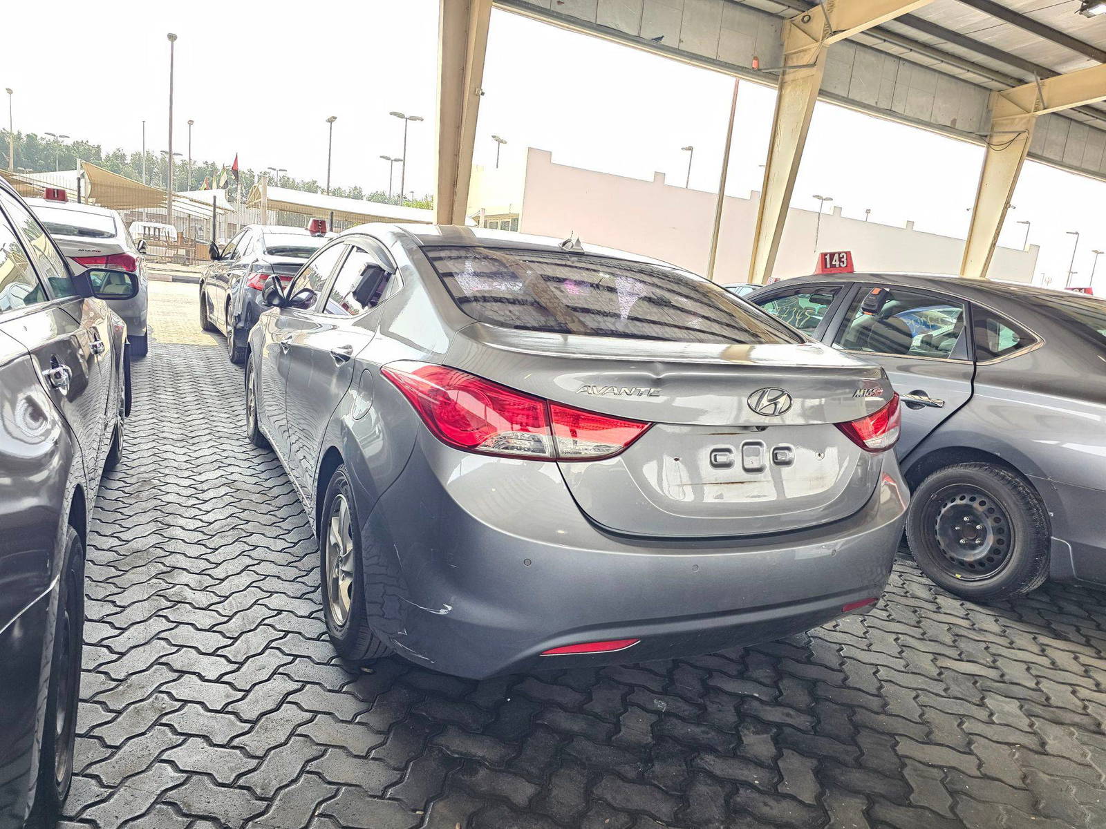 2011 HYUNDAI AVANTE — 99967 KM — Lot 125114 — Souq - Marhaba Auctions Used Cars - Image 4