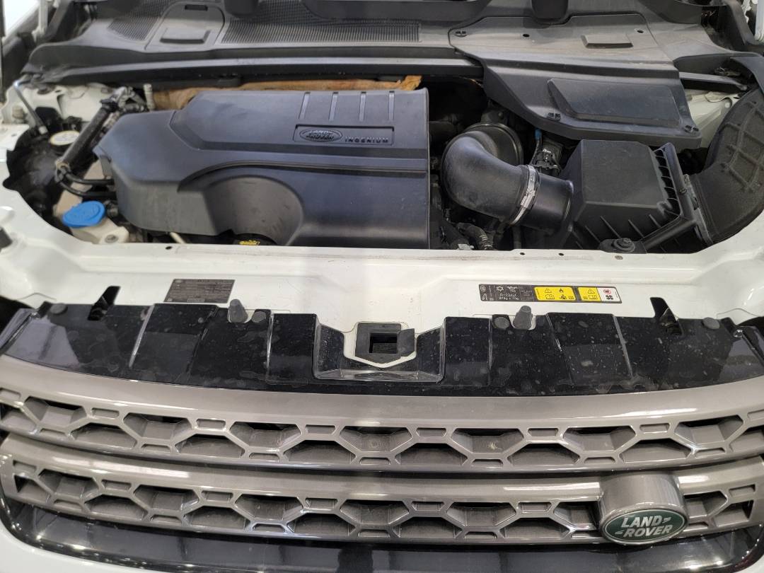 2018 LAND ROVER DISCOVERY — 89277 Miles — Lot 746262 — Main - Marhaba Auctions Used Cars - Image 11