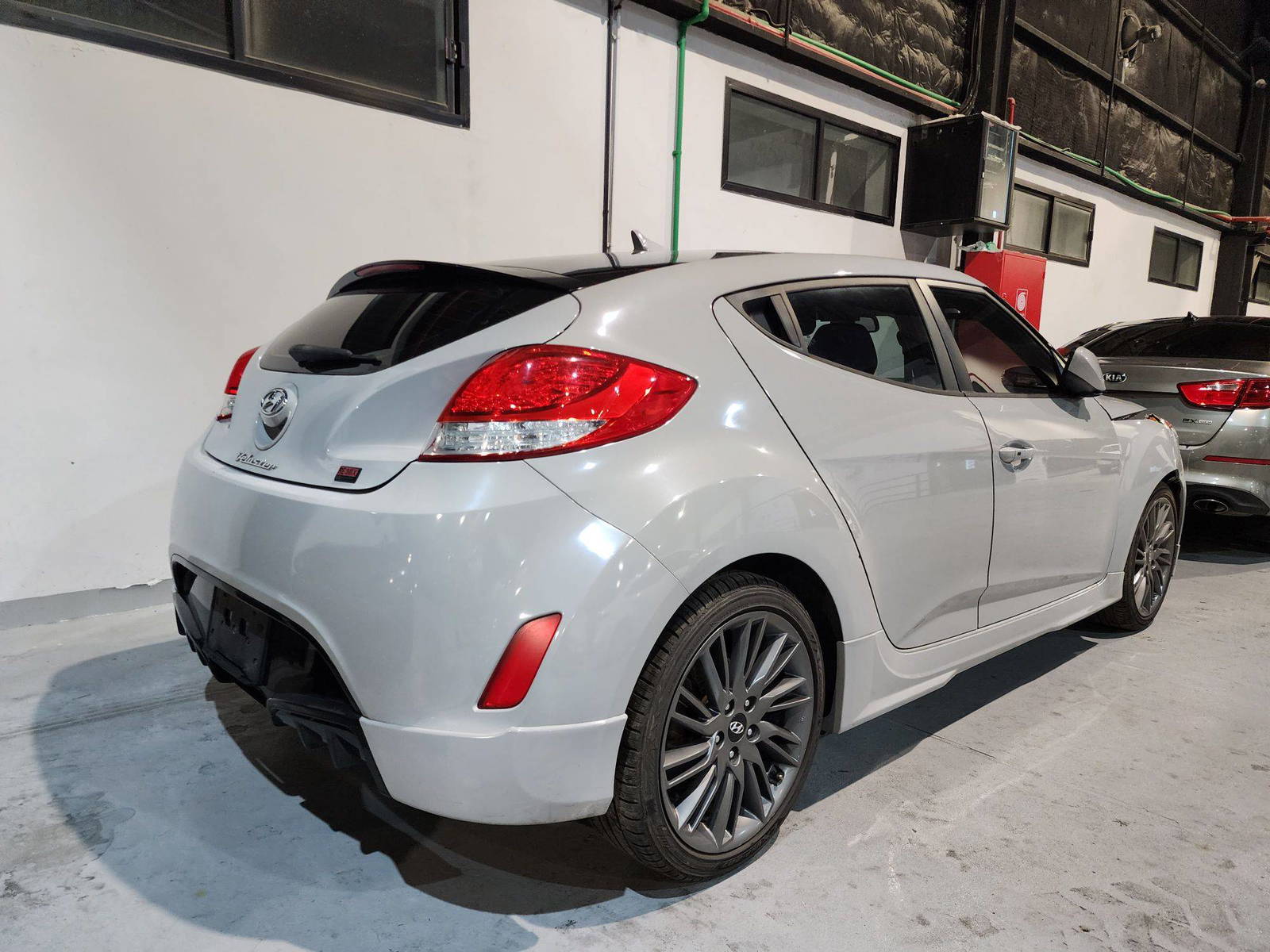 2013 HYUNDAI VELOSTER — 157173 Miles — Lot 136466 — Al Quoz - Marhaba Auctions Used Cars - Image 3