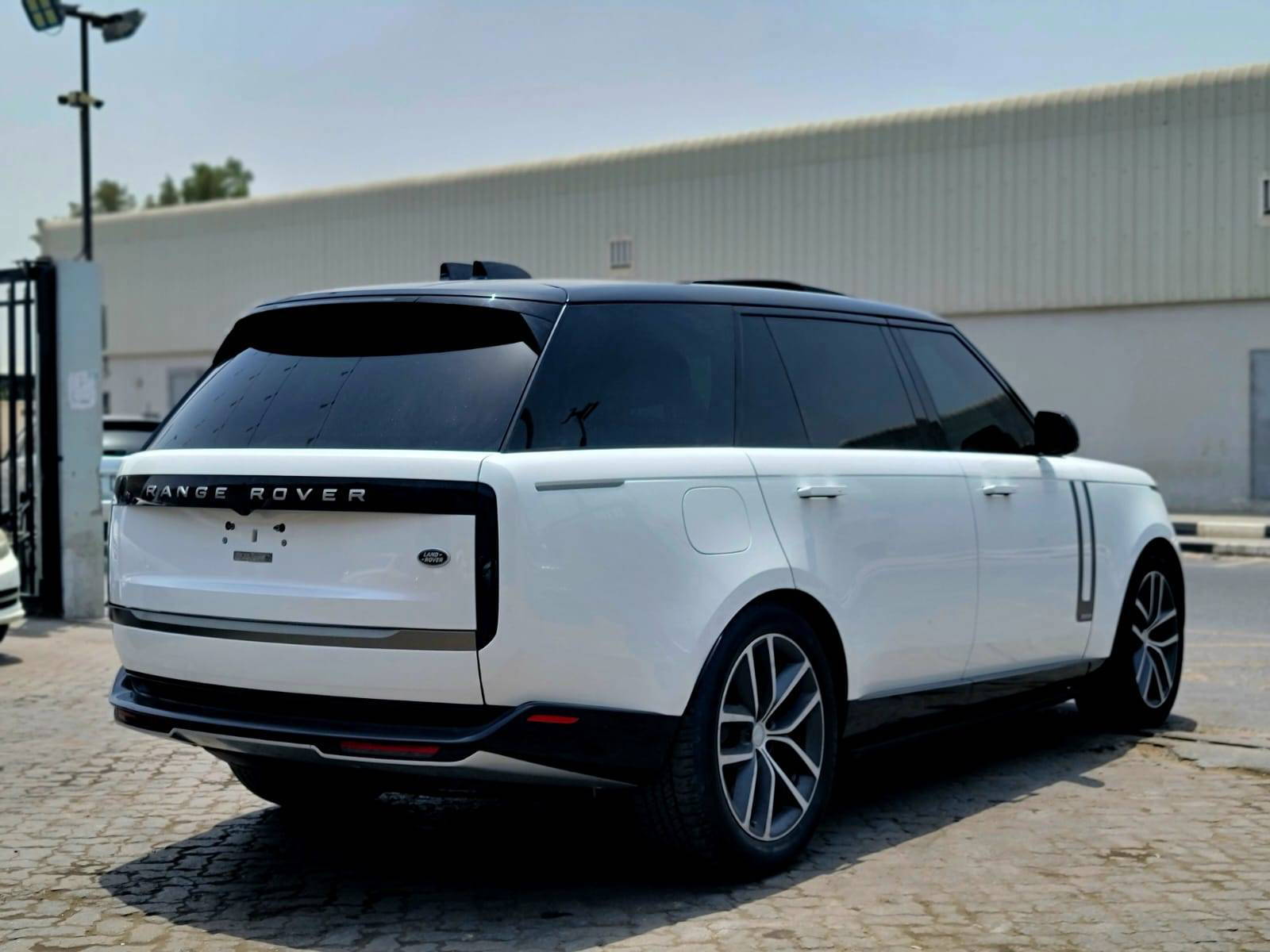 LAND ROVER RANGE ROVER VOGUE AUTOBIOGRAPHY 2023 - Marhaba Auction Used Cars - Image 5