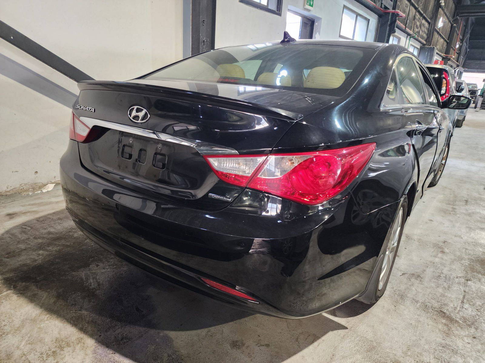 HYUNDAI SONATA 2011 - Marhaba Auction Used Cars - Image 5