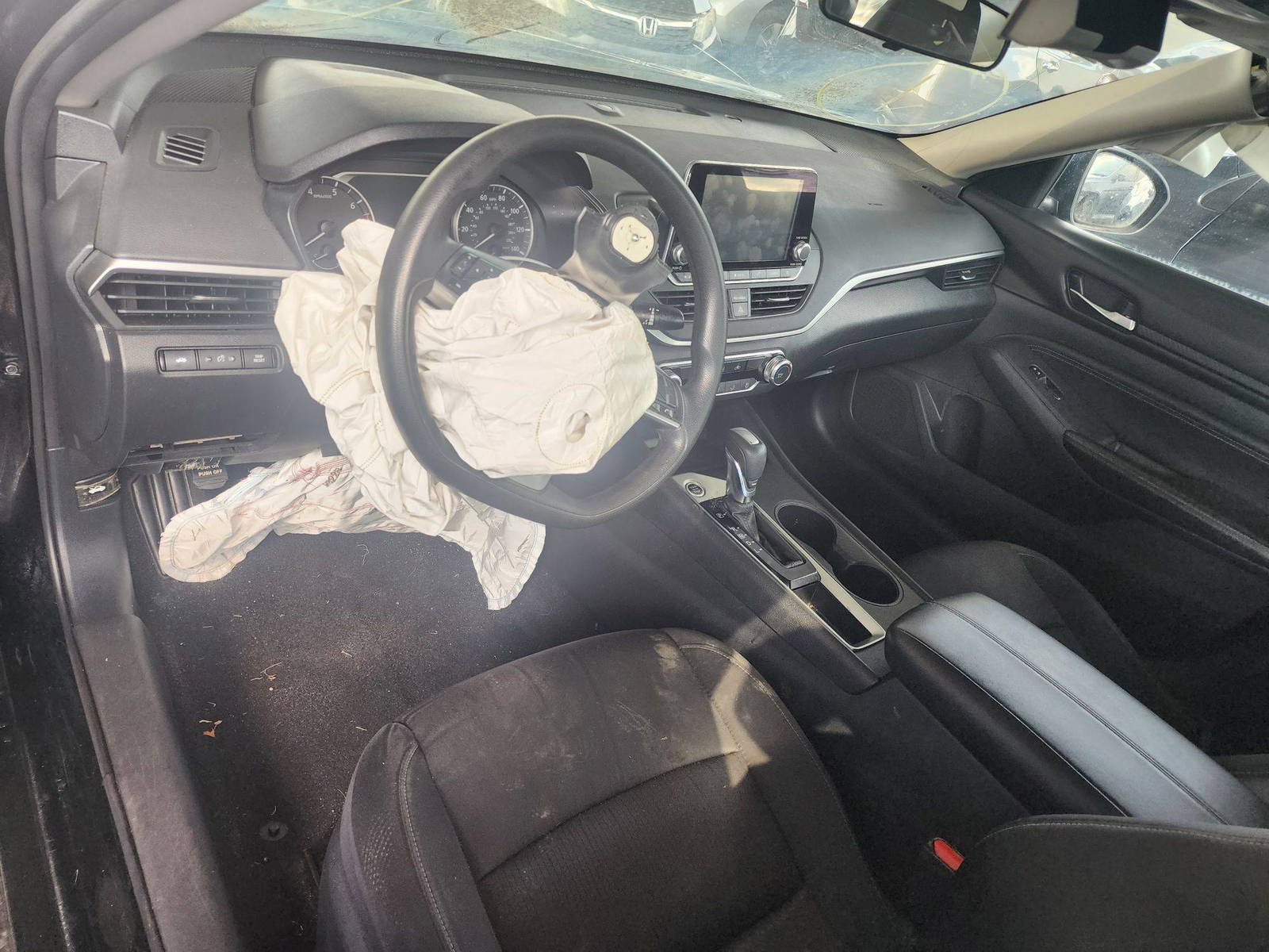 2020 NISSAN ALTIMA — 57187 Miles — Lot 67082413 - Marhaba Auctions Used Cars - Image 4