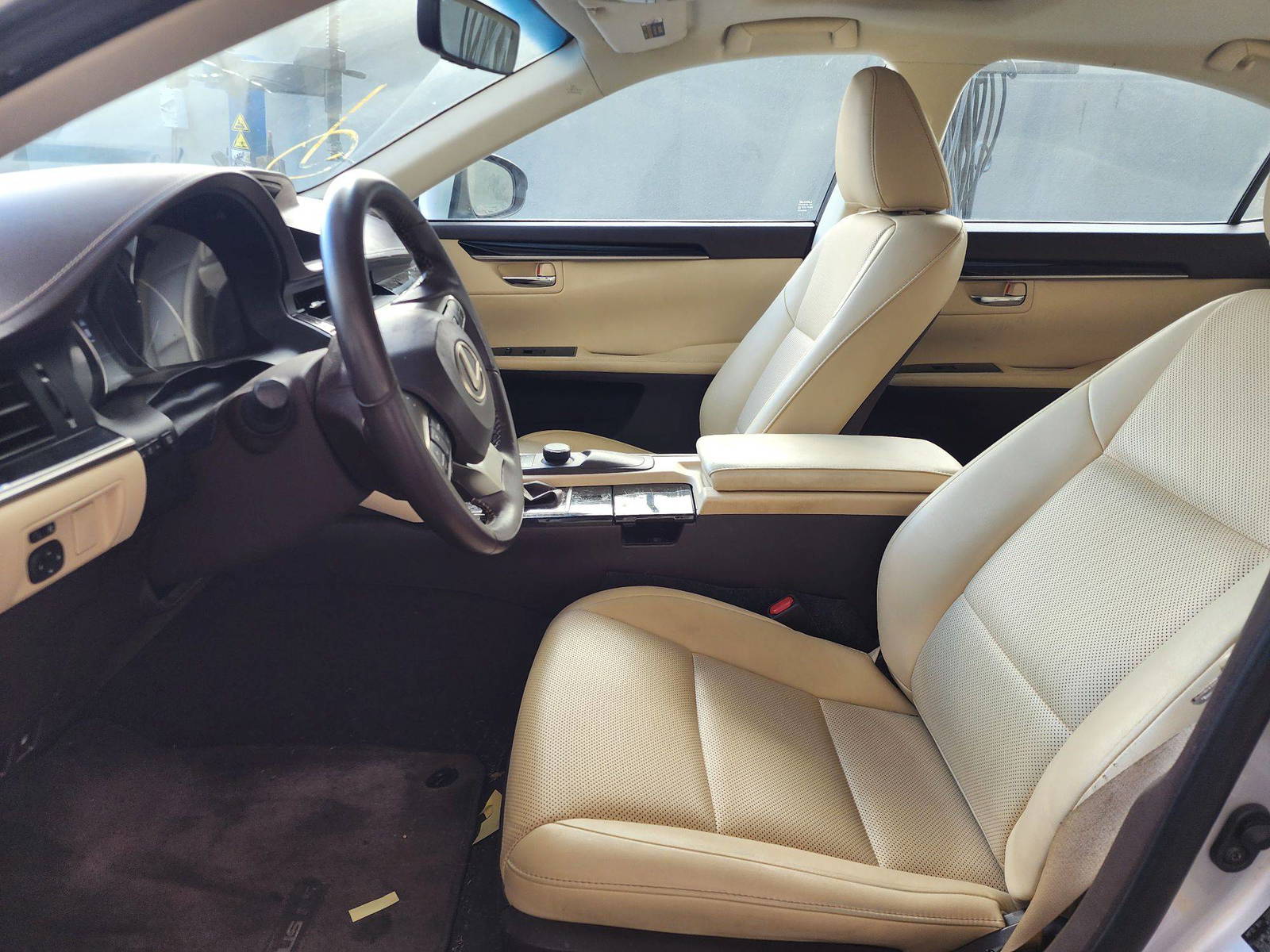 2016 LEXUS ES 350 — 128046 Miles — Lot 76902334 — Al Quoz - Marhaba Auctions Used Cars - Image 9