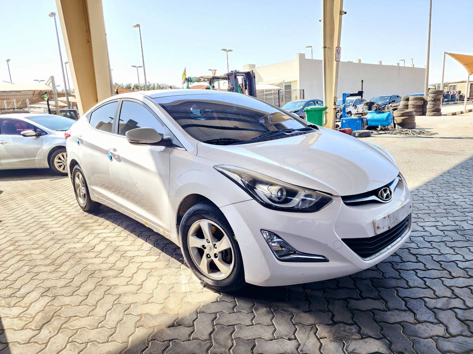 2014 HYUNDAI AVANTE — 209390 KM — Lot 980018 — Souq - Marhaba Auctions Used Cars - Image 4