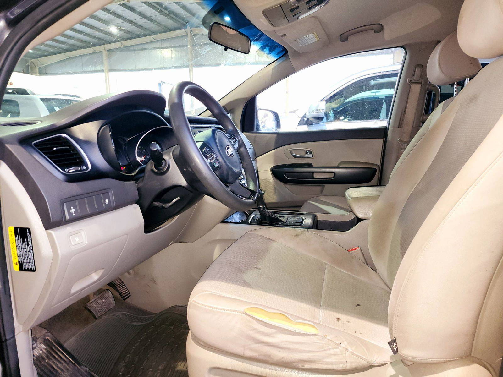 2016 KIA SEDONA — 118688 Miles — Lot 15G6088676 — Souq - Marhaba Auctions Used Cars - Image 8