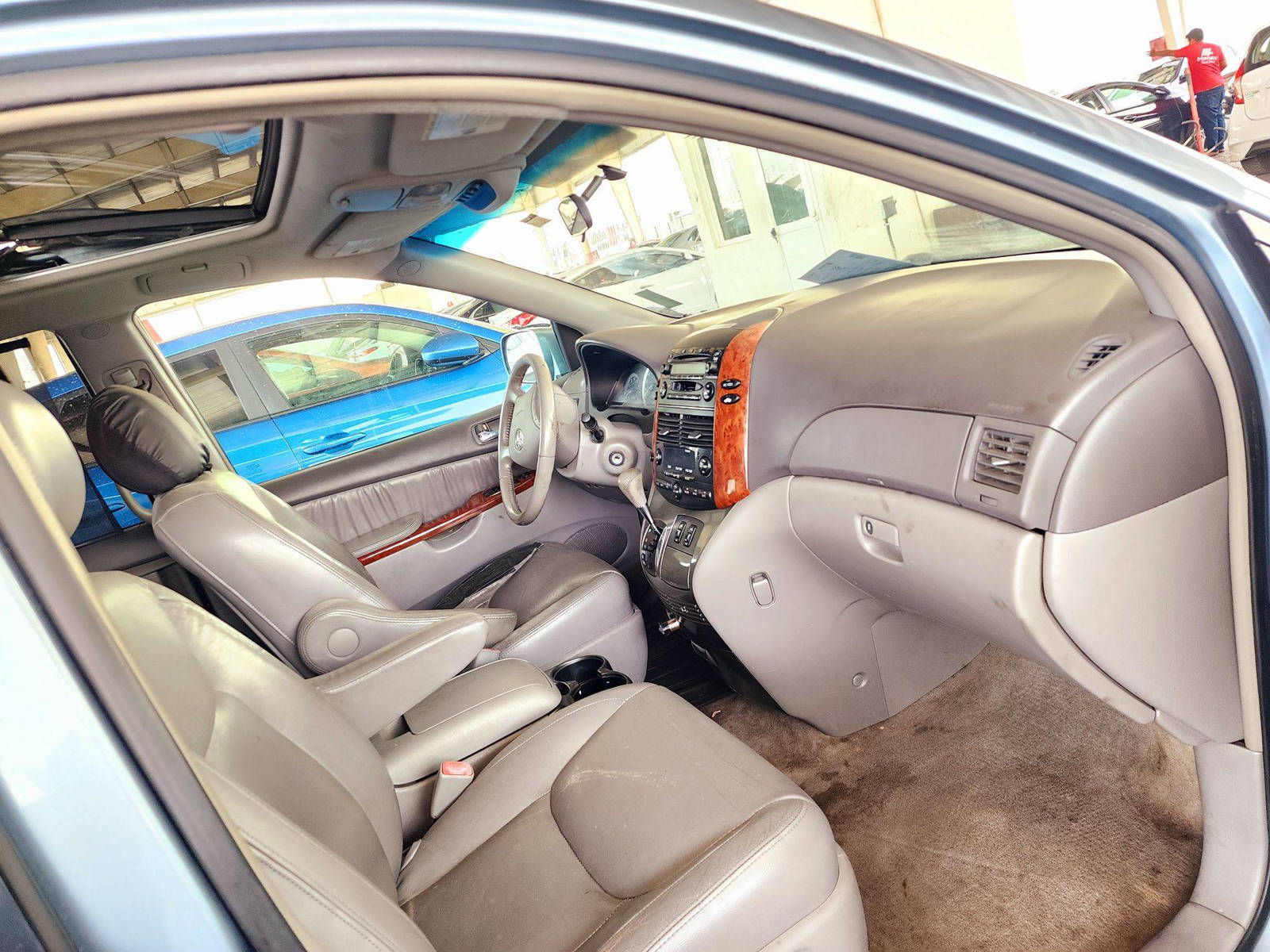 2005 TOYOTA SIENNA — 149602 Miles — Lot 5S263634 — Souq - Marhaba Auctions Used Cars - Image 8