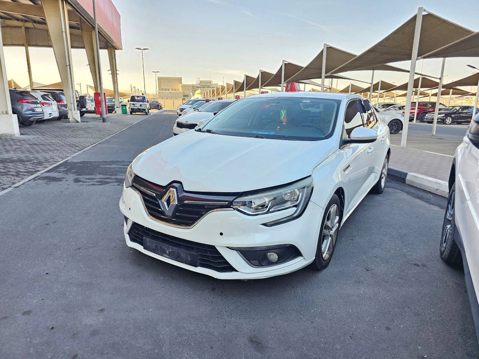 2018 RENAULT MEGAN — 199598 KM — Lot 563015 — Souq - Marhaba Auctions Used Cars - Image 10
