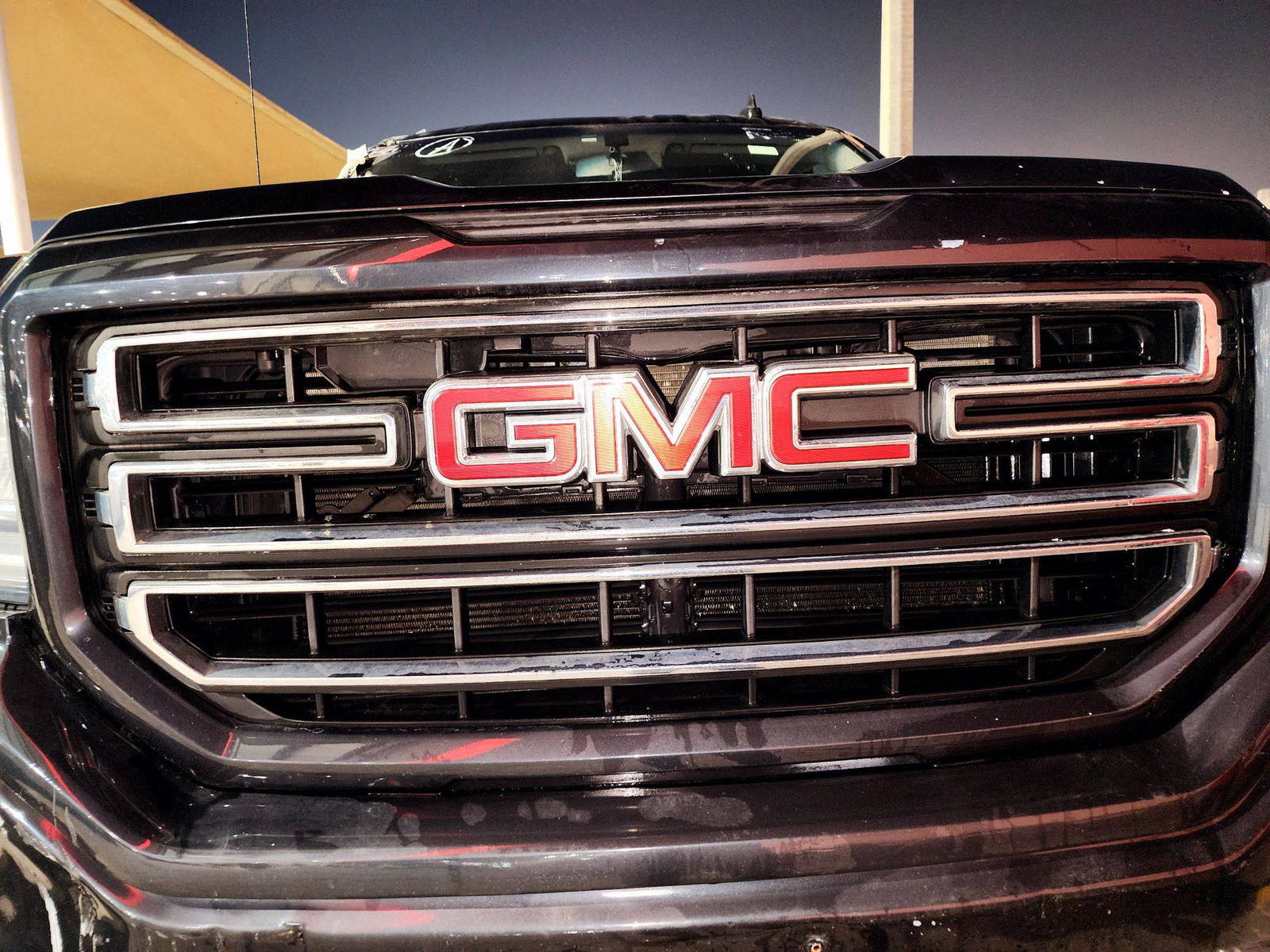 2017 GMC SIERRA — 217131 KM — Lot G499838 — Souq - Marhaba Auctions Used Cars - Image 12