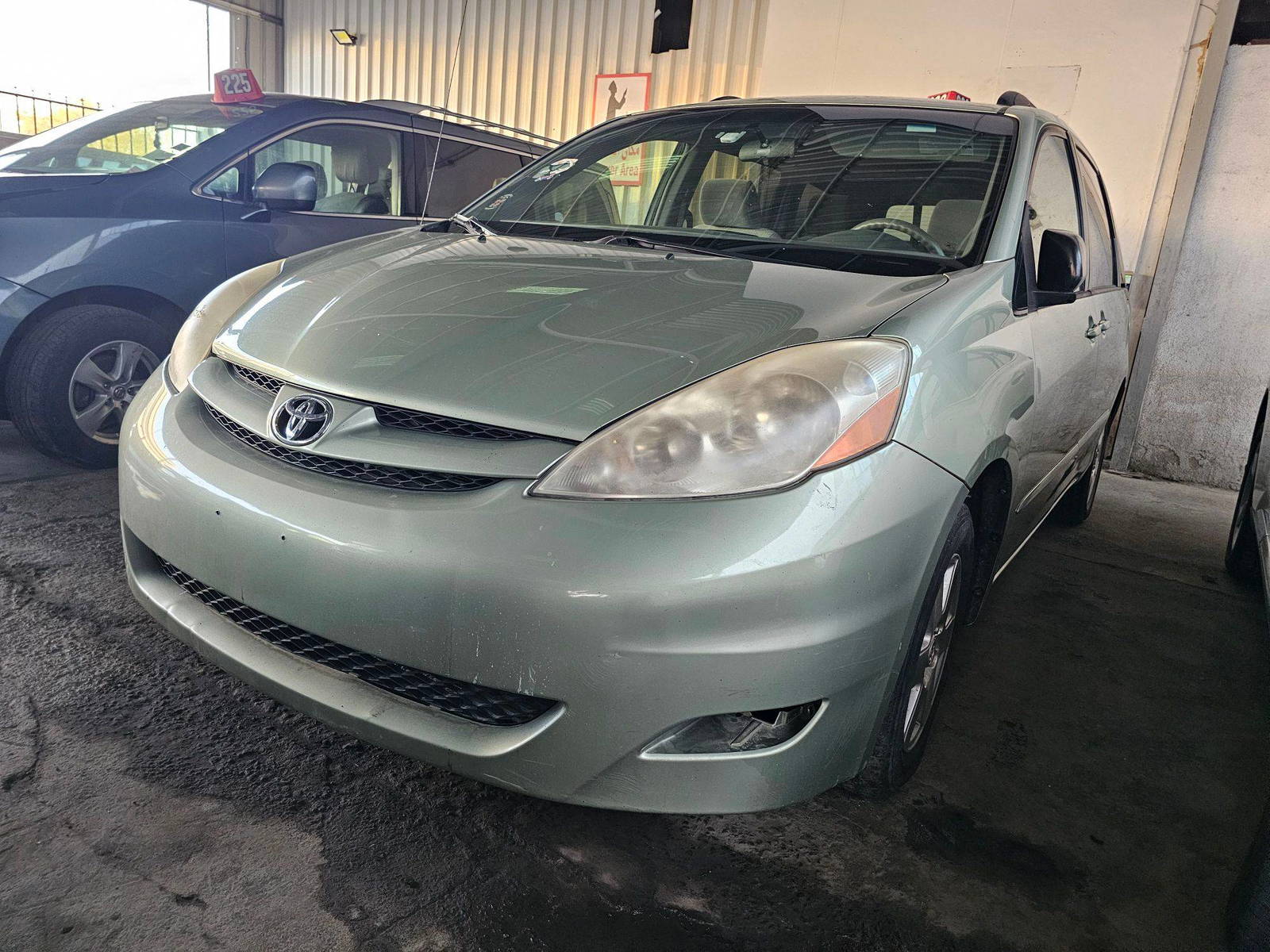 2008 TOYOTA SIENNA — 166487 Miles — Lot 92642595 - Marhaba Auctions Used Cars - Image 5