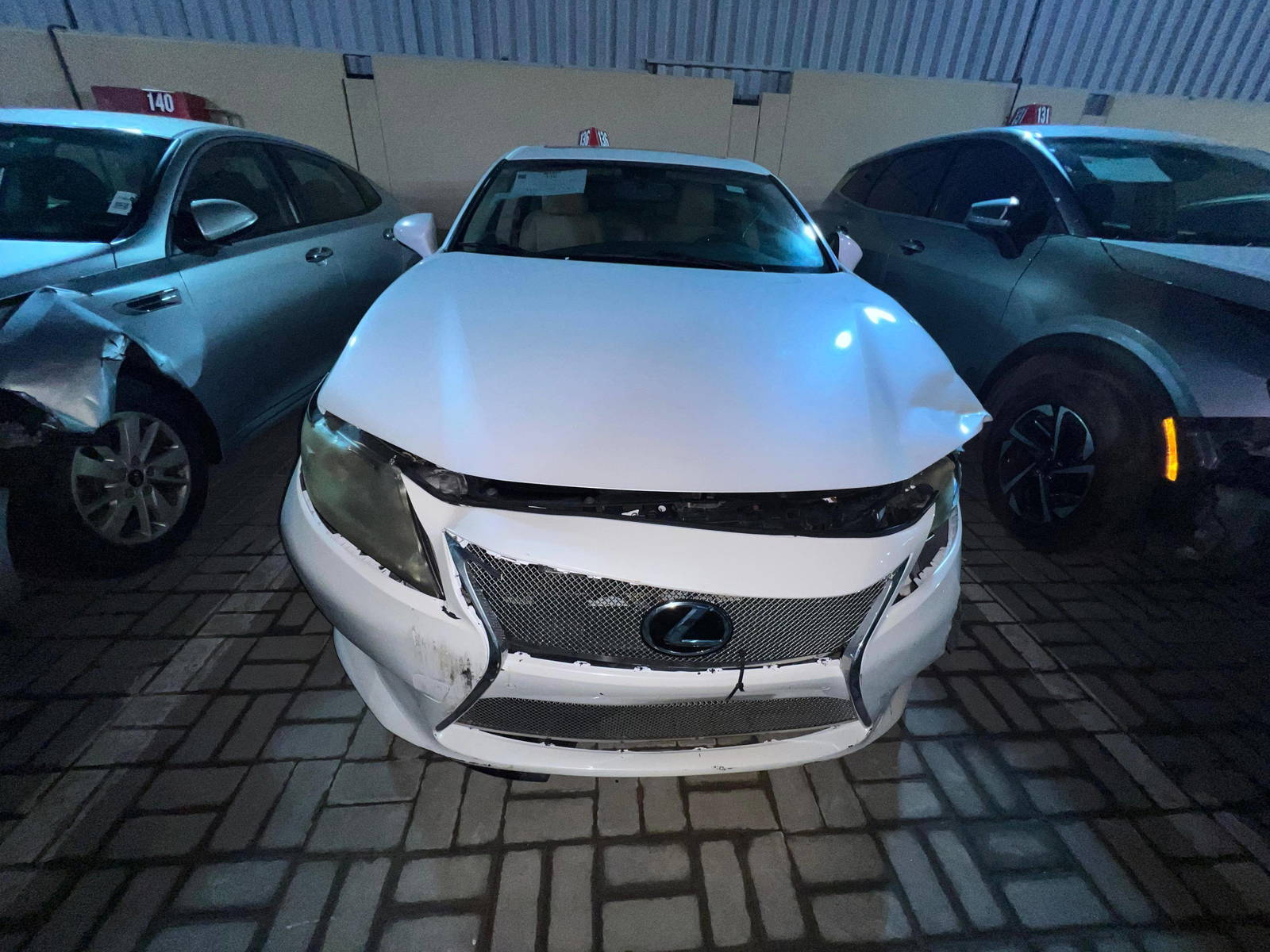 2013 LEXUS ES 350 — 104 030 Miles — Lot XD2071811 - Marhaba Auctions Used Cars - Image 4