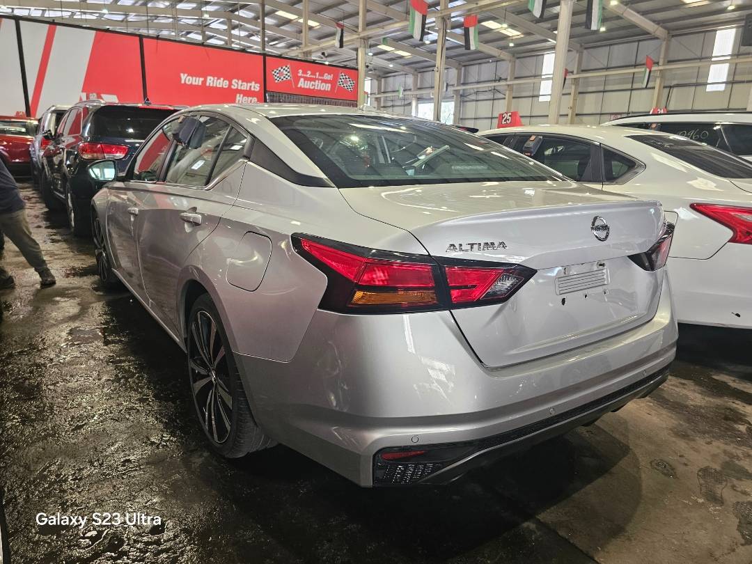 2020 NISSAN ALTIMA — 259075 KM — Lot LC182646 — Main - Marhaba Auctions Used Cars - Image 4