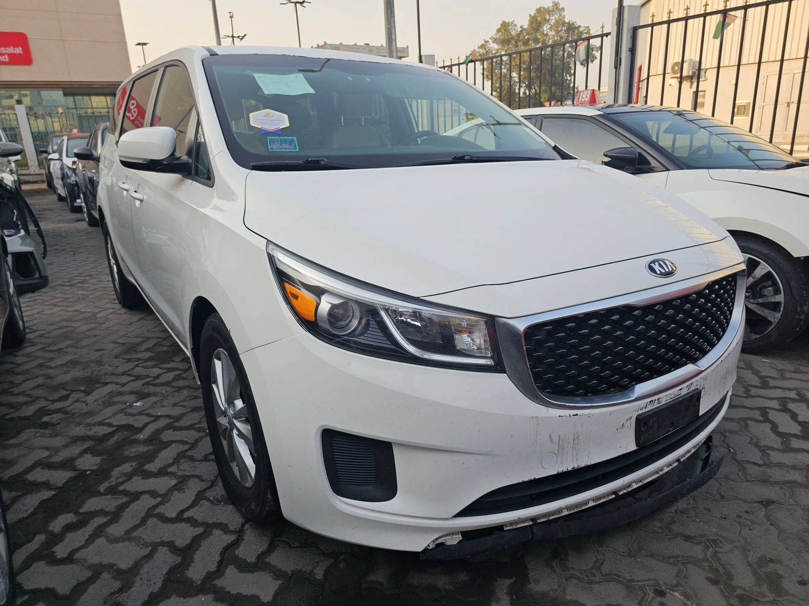KIA SEDONA 2017 - Marhaba Auction Used Cars - Image 4