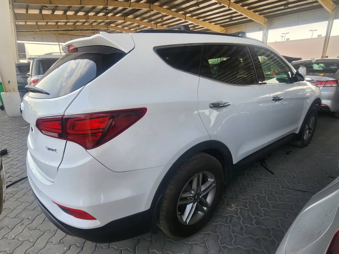 2018 HYUNDAI SANTA FE SPORT — 38926 Miles — Lot 80598193 — Souq - Marhaba Auctions Used Cars - Image 9