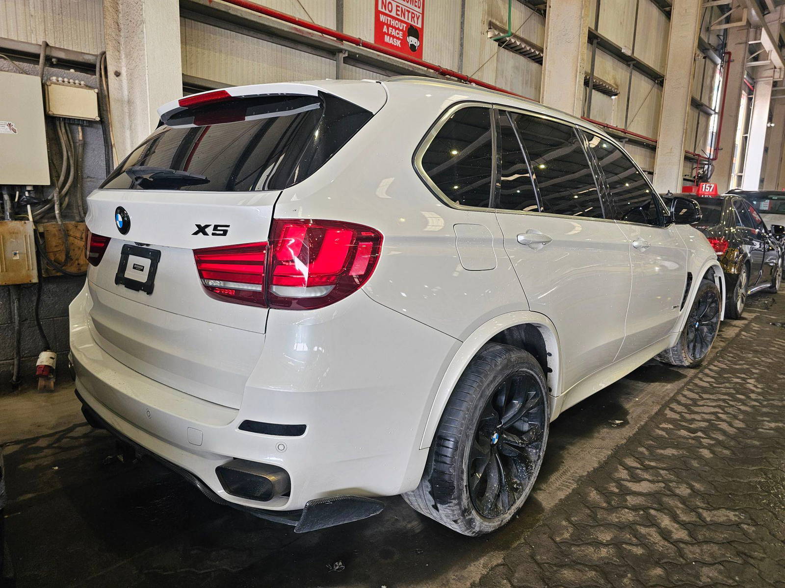 BMW X5 SDRIVE35I 2017 - Marhaba Auction Used Cars - Image 3