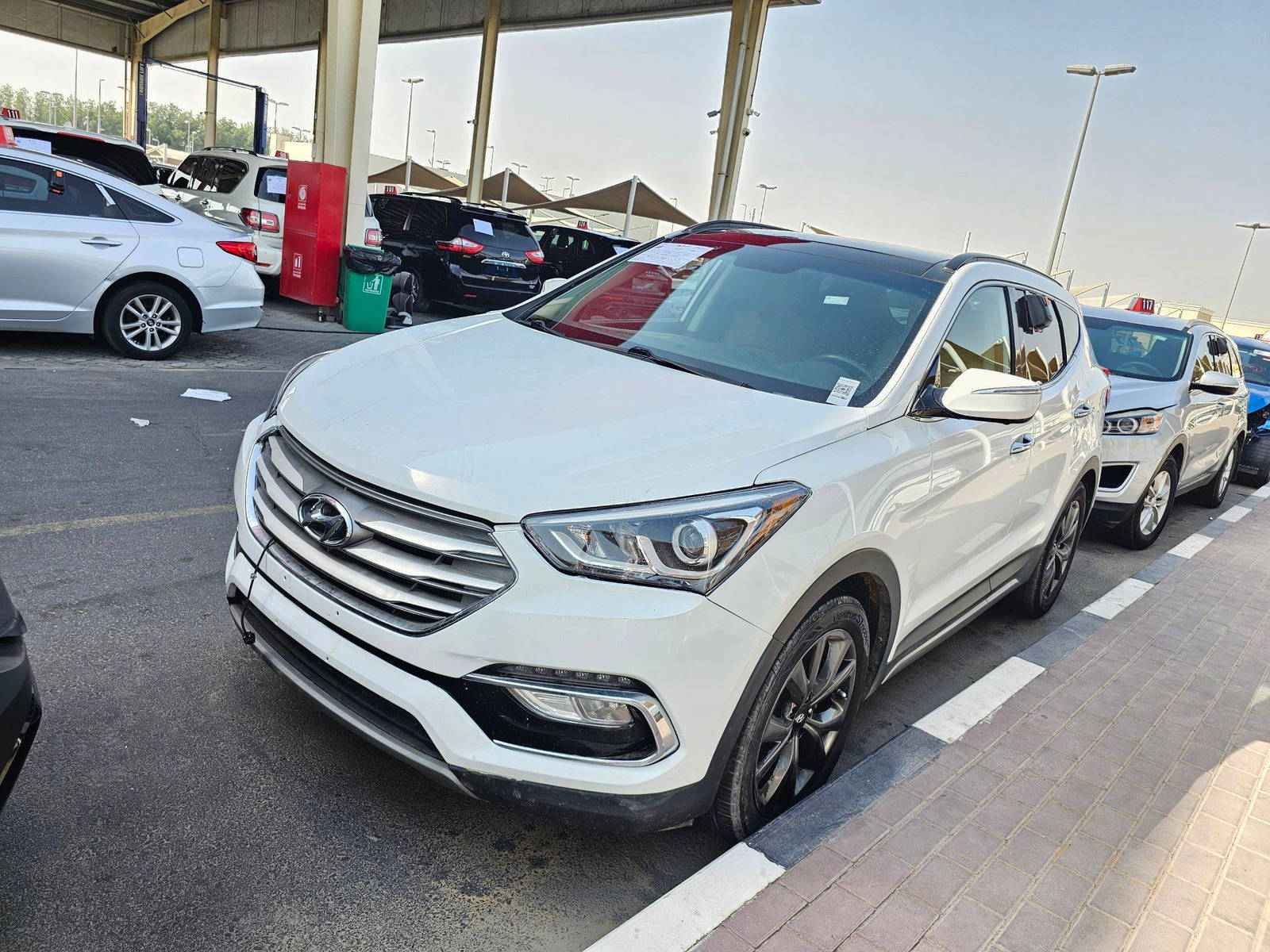 2017 HYUNDAI SANTA FE — 118030 Miles — Lot HG485342 — Souq - Marhaba Auctions Used Cars - Image 4