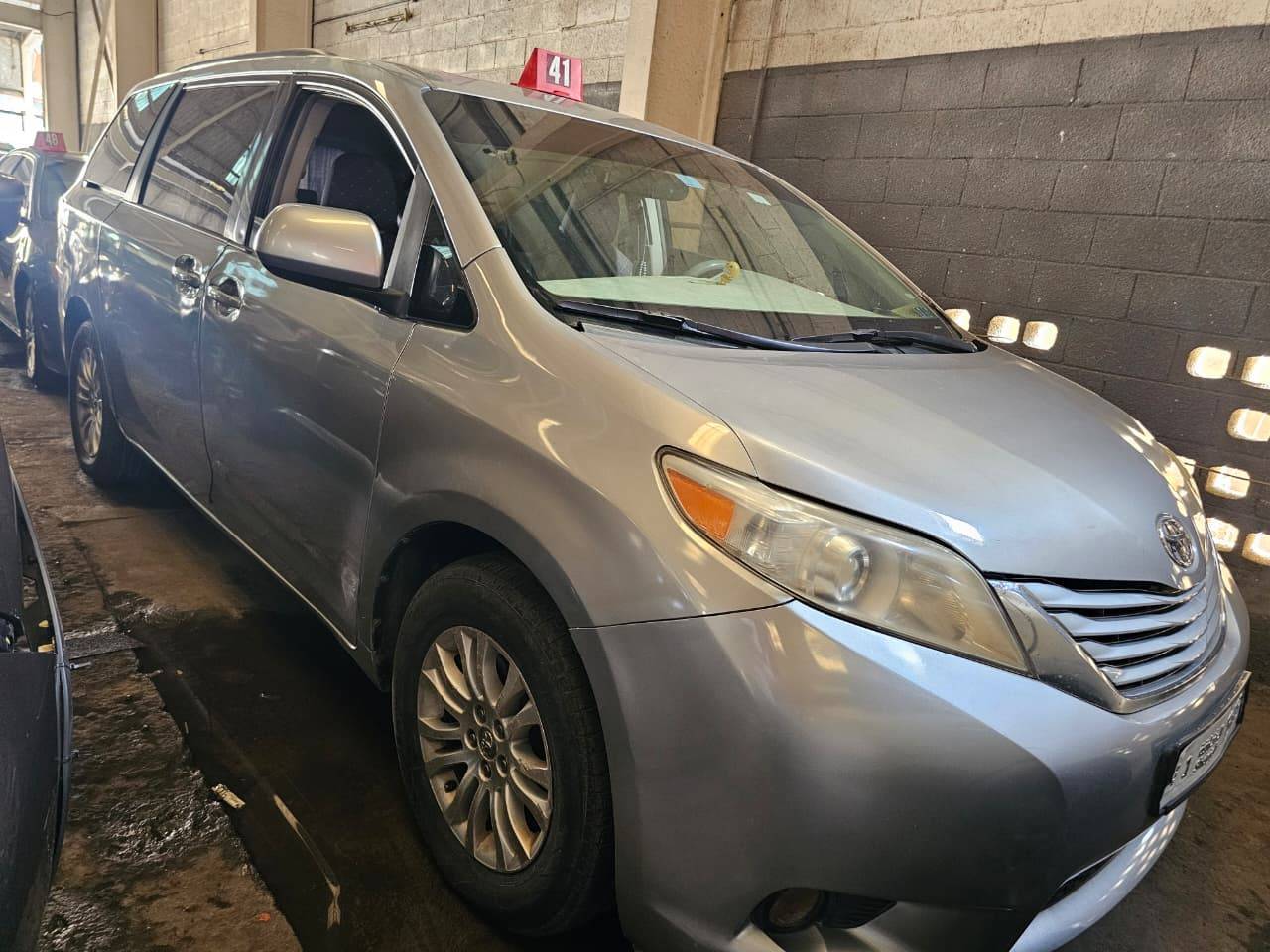 2013 TOYOTA SIENNA — Lot S382406 — Main - Marhaba Auctions Used Cars - Image 4