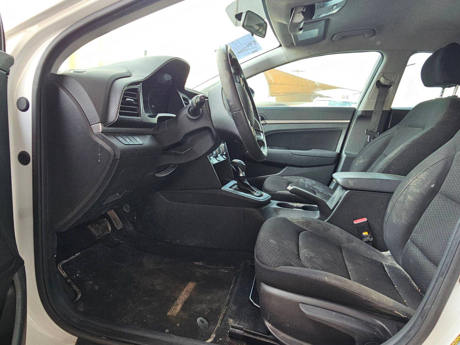 2020 HYUNDAI ELANTRA — 162211 KM — Lot 47013555 — Ind. 12 - Marhaba Auctions Used Cars - Image 8