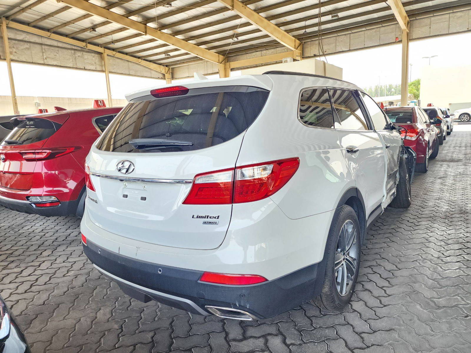 2016 HYUNDAI SANTA FE — 99884 Miles — Lot 41348405 — Souq - Marhaba Auctions Used Cars - Image 3