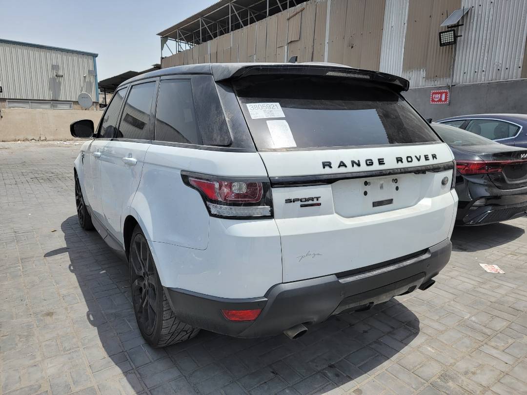2016 LAND ROVER RANGE ROVER SPORT HSE — 106518 Miles — Lot 3805921 — Main - Marhaba Auctions Used Cars - Image 3
