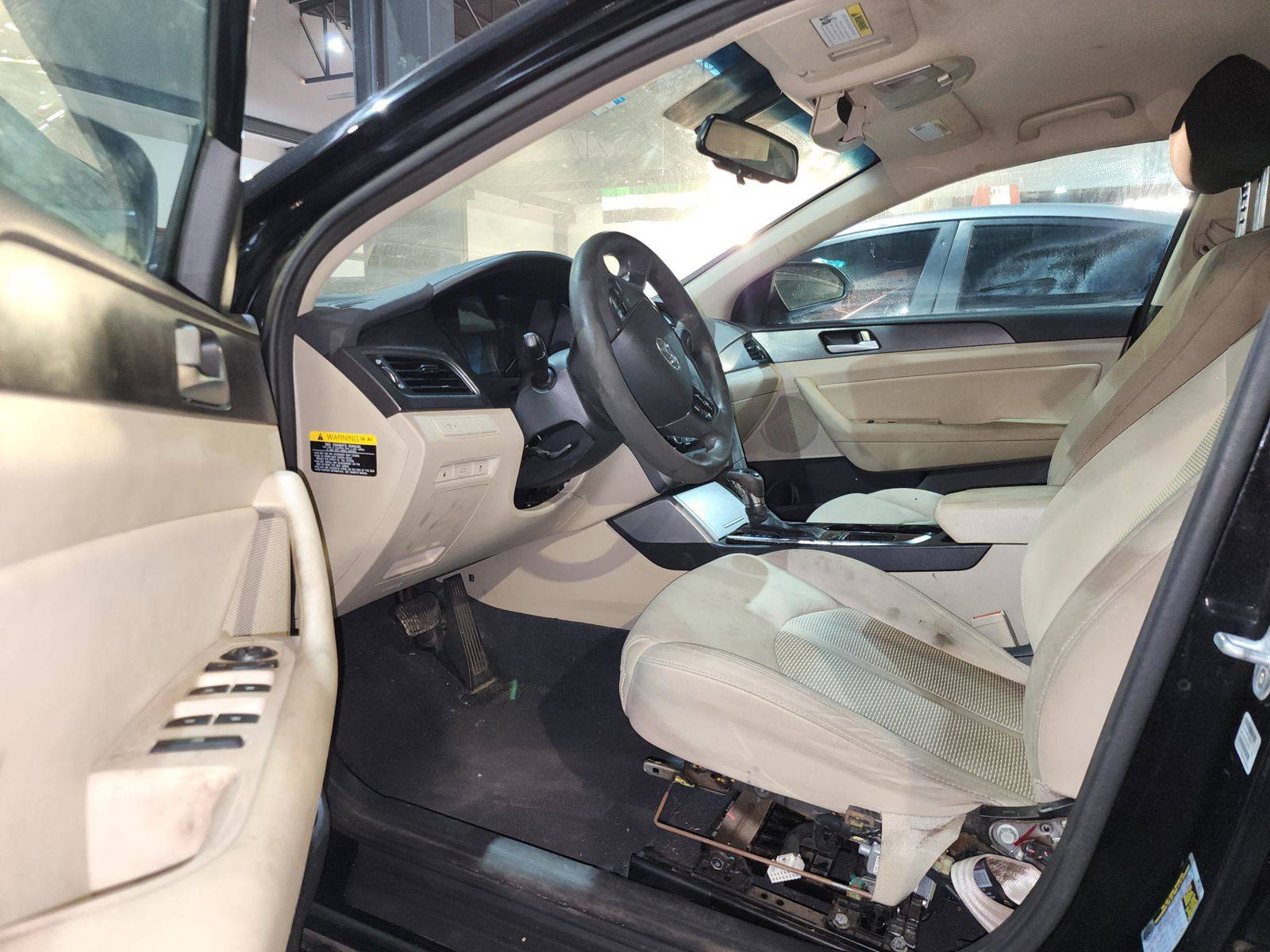 2015 HYUNDAI SONATA — 182358 Miles — Lot 41682971 — Al Quoz - Marhaba Auctions Used Cars - Image 9