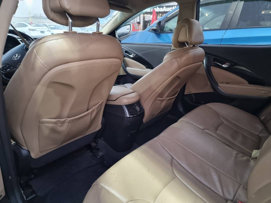 2012 HYUNDAI AZERA — 165478 Miles — Lot 136785 — Souq - Marhaba Auctions Used Cars - Image 6