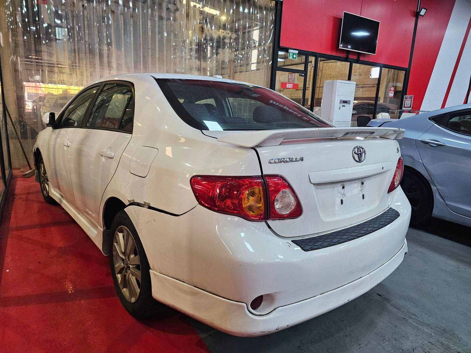 2009 TOYOTA COROLLA — 251361 Miles — Lot 43337430 — Main - Marhaba Auctions Used Cars - Image 5