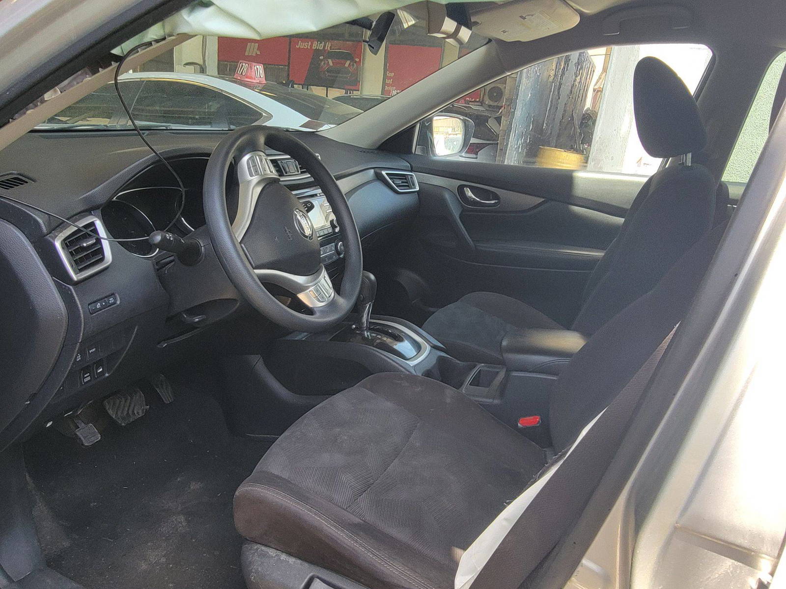 NISSAN ROGUE 2015 - Marhaba Auction Used Cars - Image 6