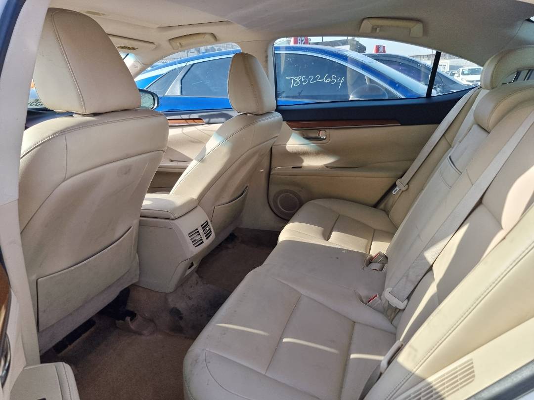 2013 LEXUS ES 300H — 163044 Miles — Lot 215487 — Souq - Marhaba Auctions Used Cars - Image 6