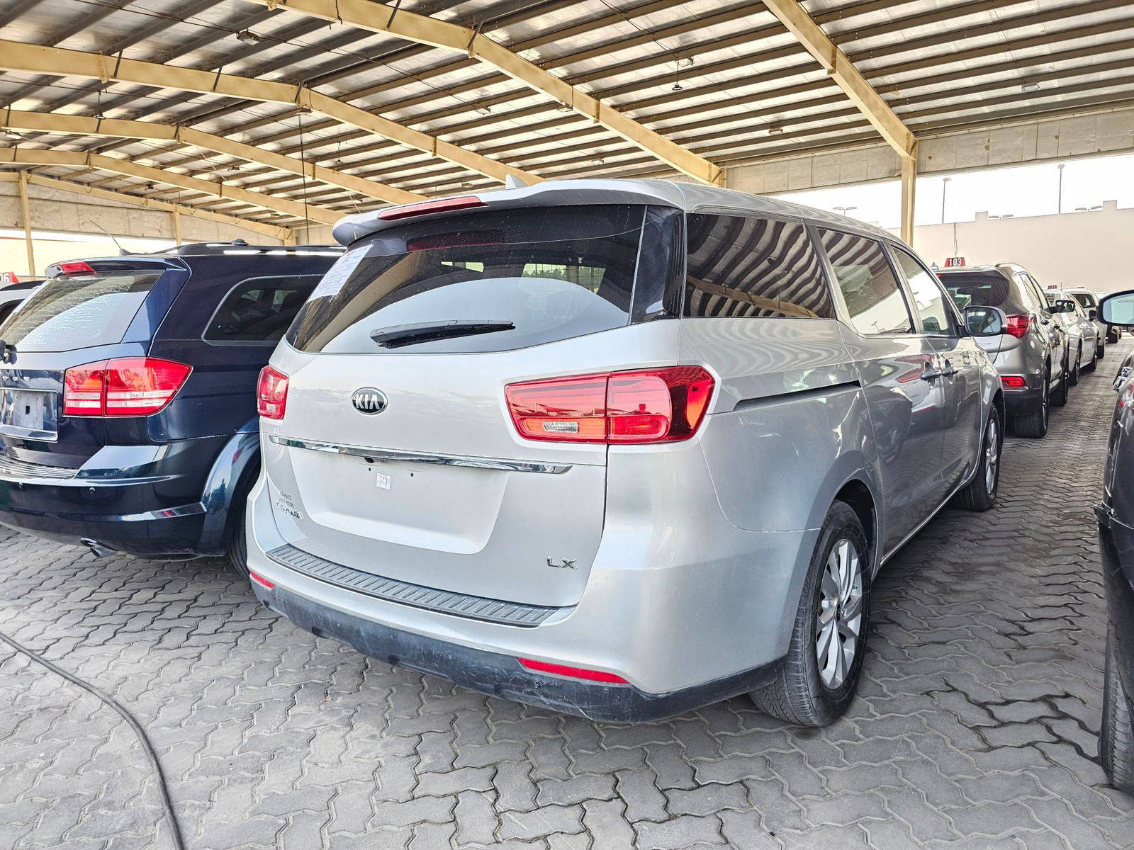 2019 KIA SEDONA — 27432 Miles — Lot 0K6522933 — Souq - Marhaba Auctions Used Cars - Image 3