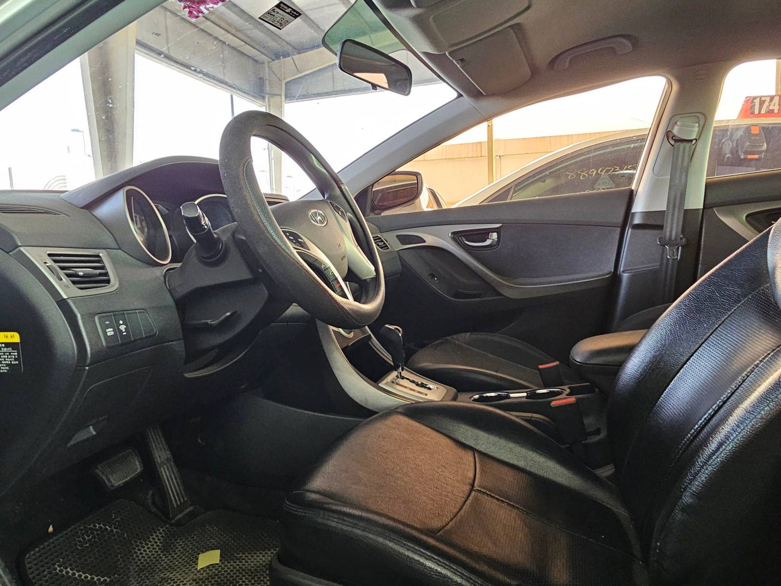 2011 HYUNDAI AVANTE — 110770 KM — Lot 141202 — Souq - Marhaba Auctions Used Cars - Image 8