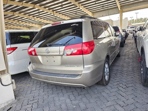 TOYOTA SIENNA