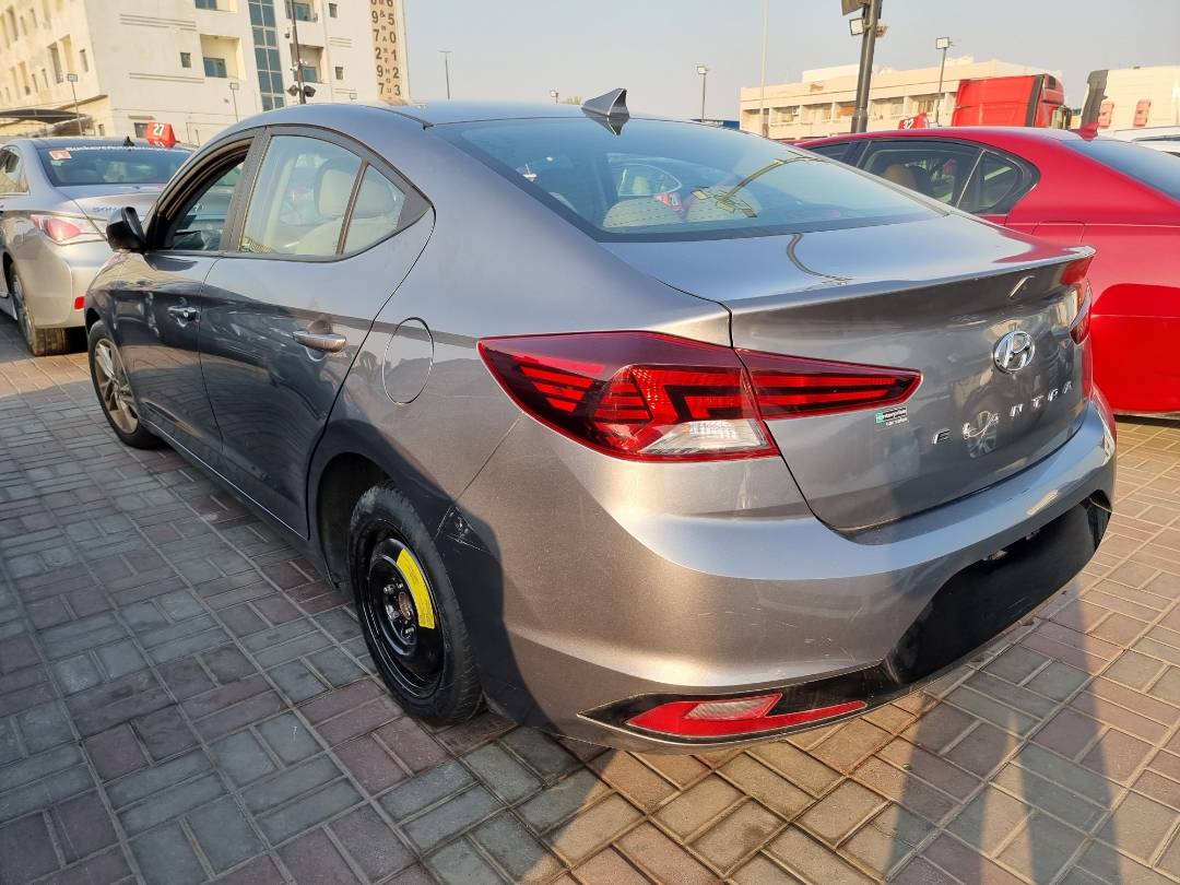 2019 HYUNDAI ELANTRA — 97376 Miles — Lot 125487 — Main - Marhaba Auctions Used Cars - Image 4