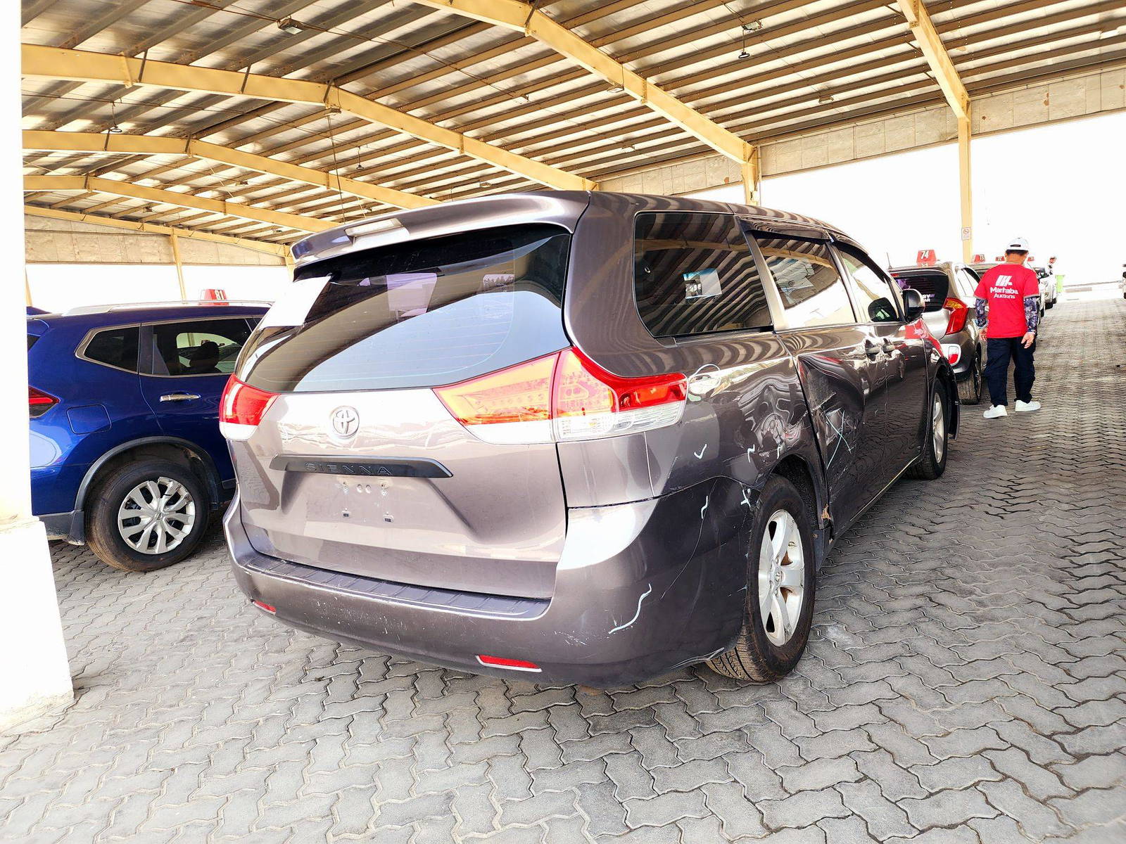 2013 TOYOTA SIENNA — 141912 Miles — Lot 41133922 — Souq - Marhaba Auctions Used Cars - Image 3