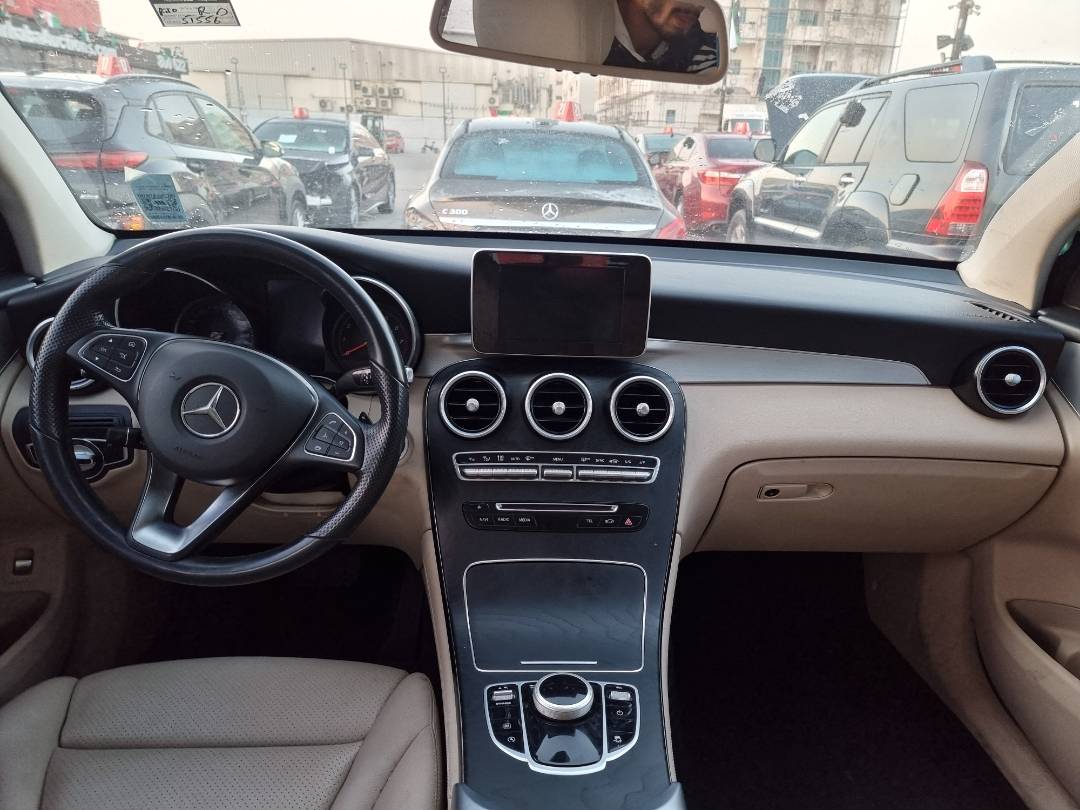 2019 MERCEDES BENZ GLC-300 — 51556 Miles — Lot 39563114 — Ind. 12 - Marhaba Auctions Used Cars - Image 7