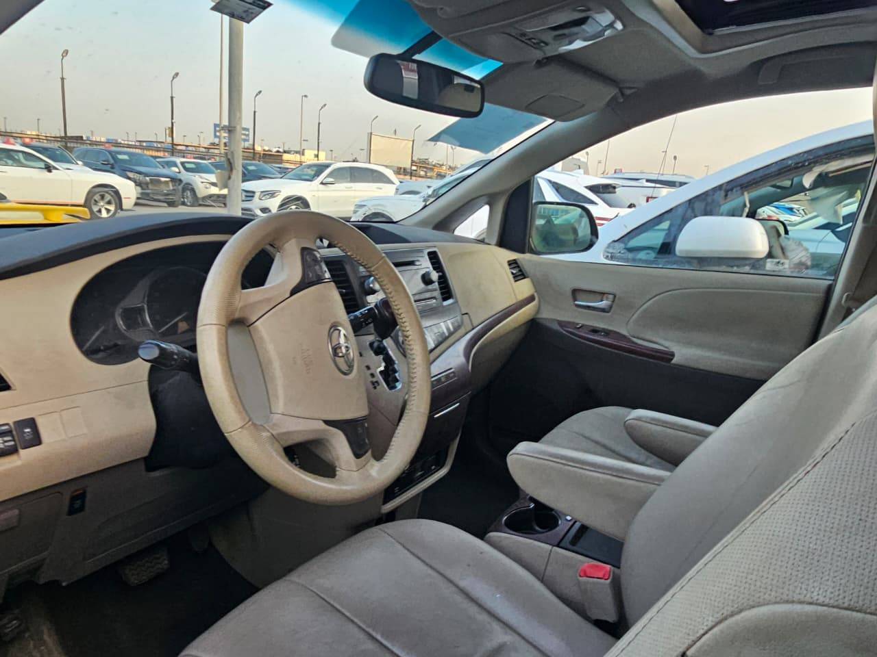 TOYOTA SIENNA 2011 - Marhaba Auction Used Cars - Image 10