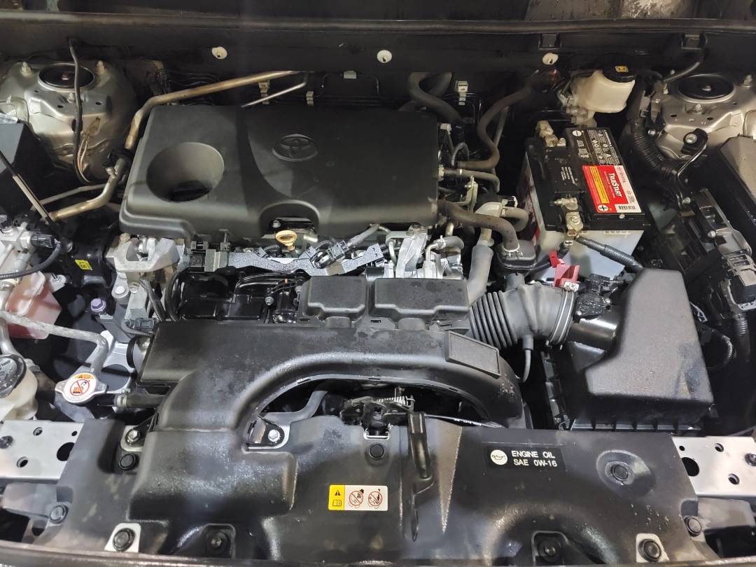 2019 TOYOTA RAV4 — 141609 Miles — Lot KW025777 — Main - Marhaba Auctions Used Cars - Image 9