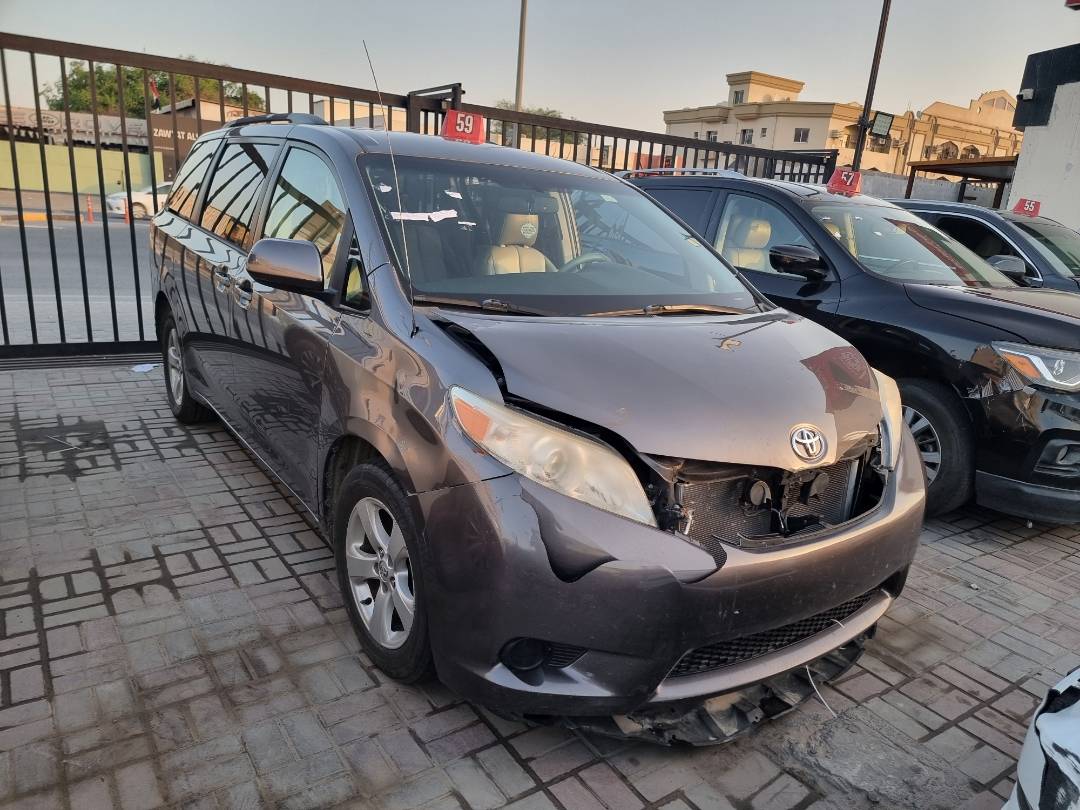 2014 TOYOTA SIENNA — 220316 Miles — Lot S485127 — Souq - Marhaba Auctions Used Cars - Image 15