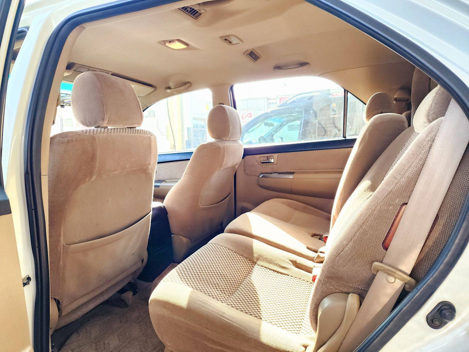 2015 TOYOTA FORTUNER — 88890 KM — Lot 8068870 — Souq - Marhaba Auctions Used Cars - Image 6
