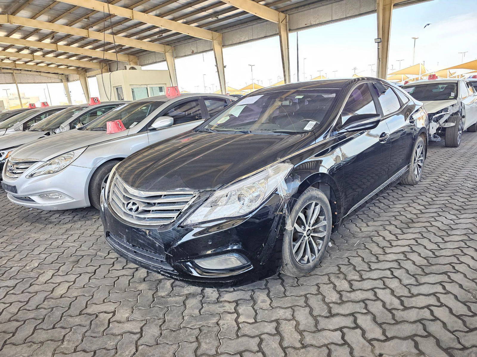 HYUNDAI GRANDEUR 2011 - Marhaba Auction Used Cars - Image 3