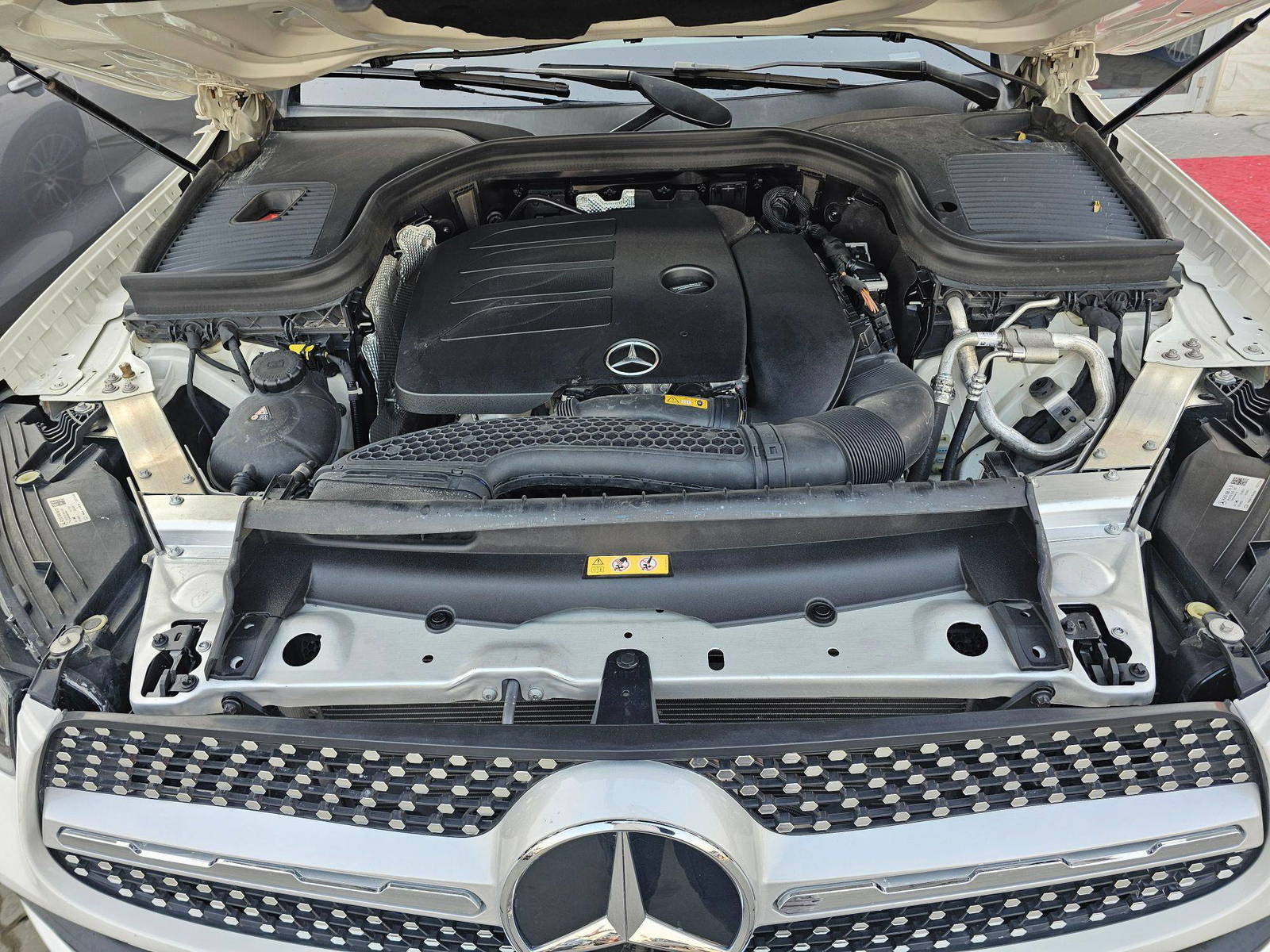 MERCEDES BENZ GLC-300 2022 - Marhaba Auction Used Cars - Image 12