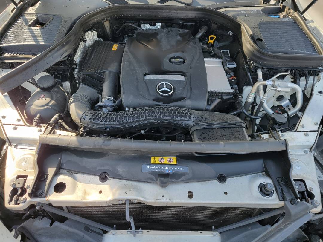 2018 MERCEDES BENZ GLC-300 — 114180 Miles — Lot JV061853 — Main - Marhaba Auctions Used Cars - Image 11