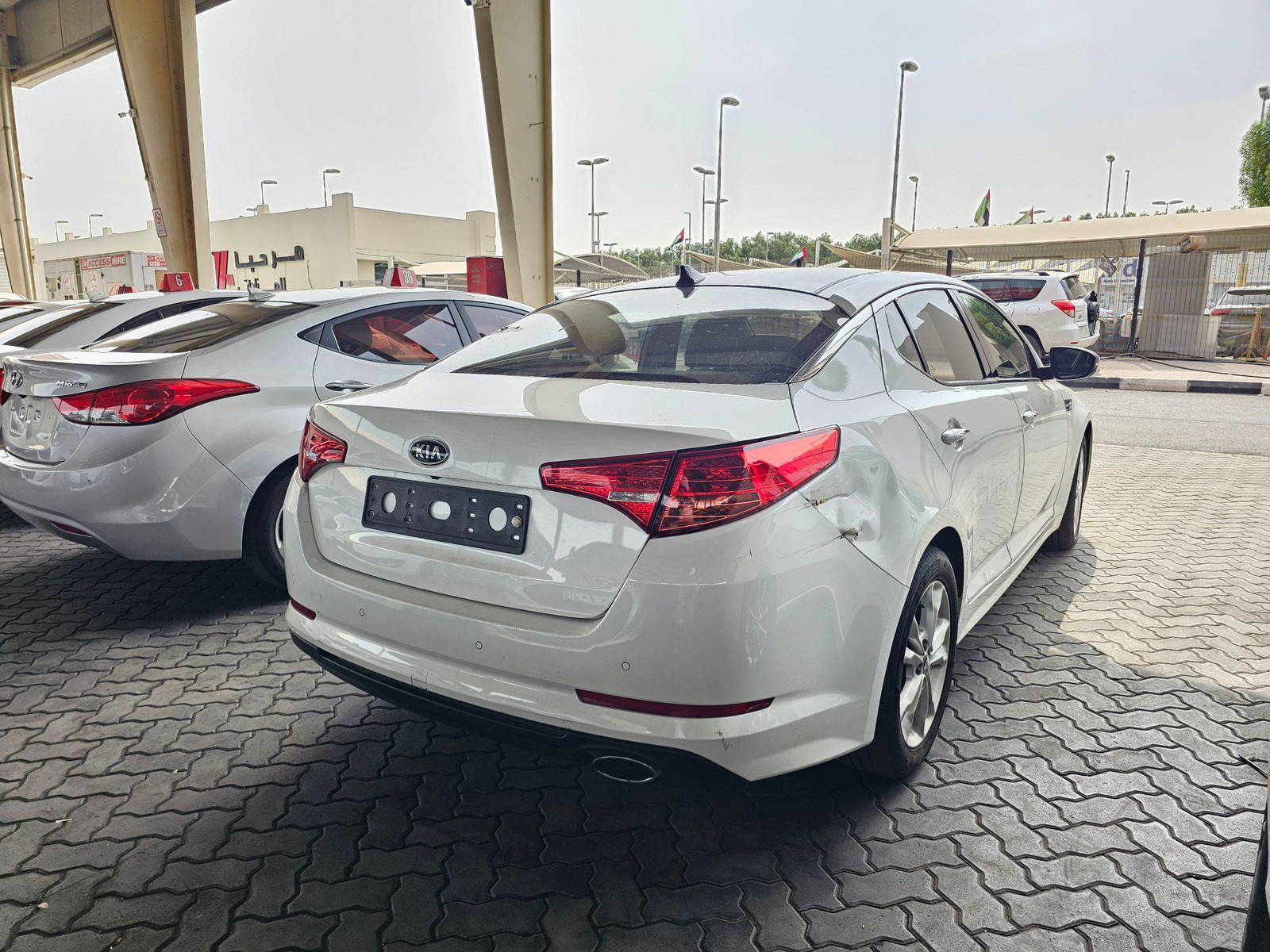 2011 KIA K5 — 153299 KM — Lot 10709 — Souq - Marhaba Auctions Used Cars - Image 4