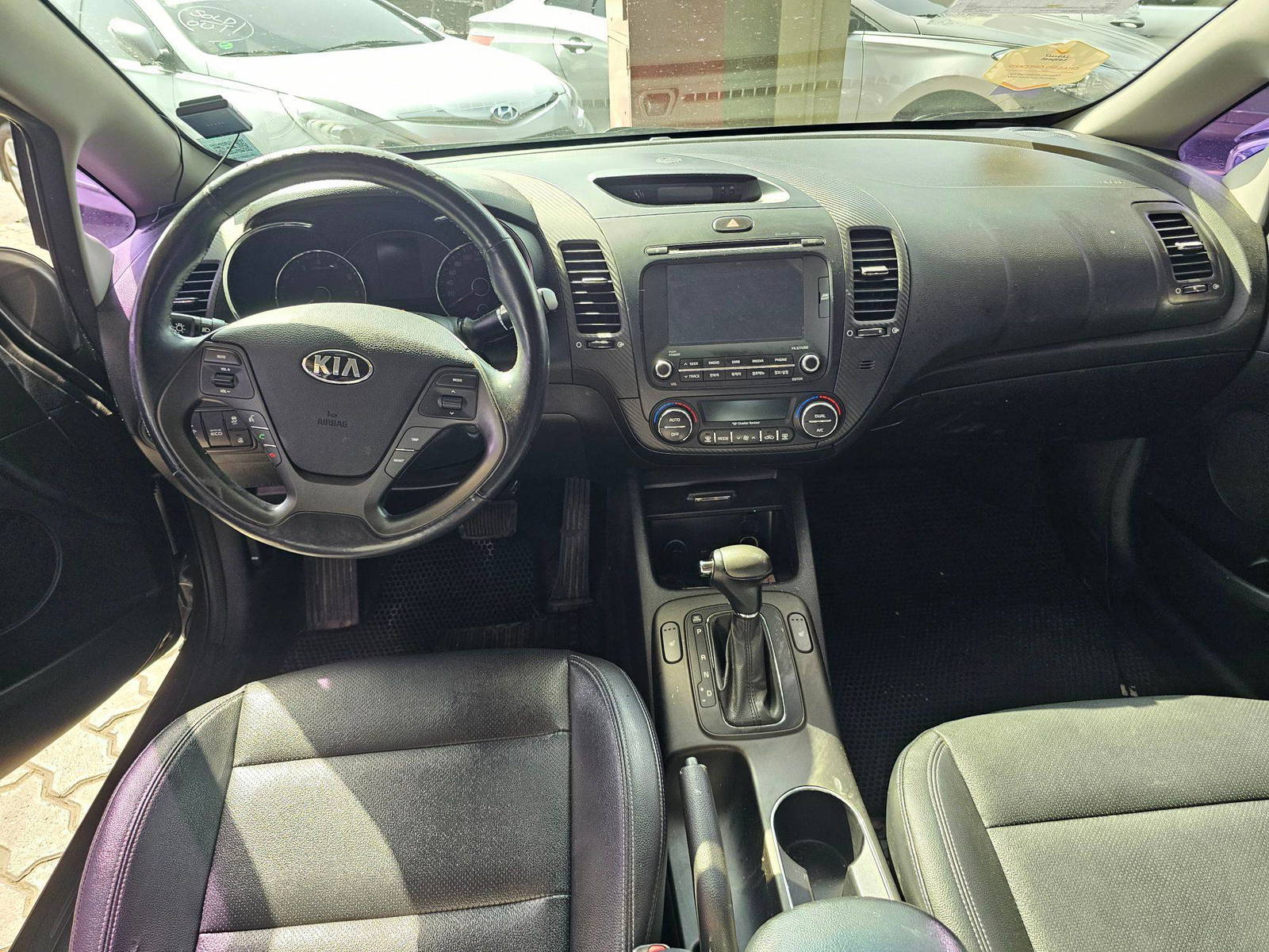2013 KIA K3 — 170642 KM — Lot 31393 — Souq - Marhaba Auctions Used Cars - Image 7
