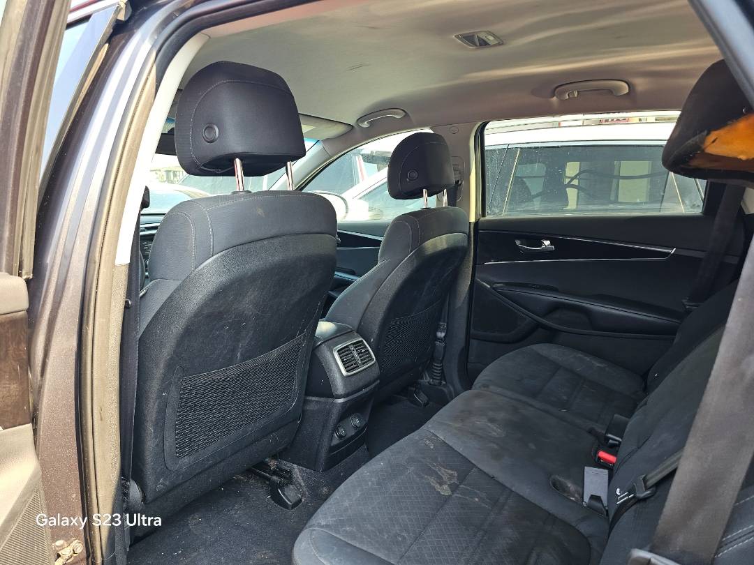 2017 KIA SORENTO — 171583 KM — Lot G318522 — Main - Marhaba Auctions Used Cars - Image 6