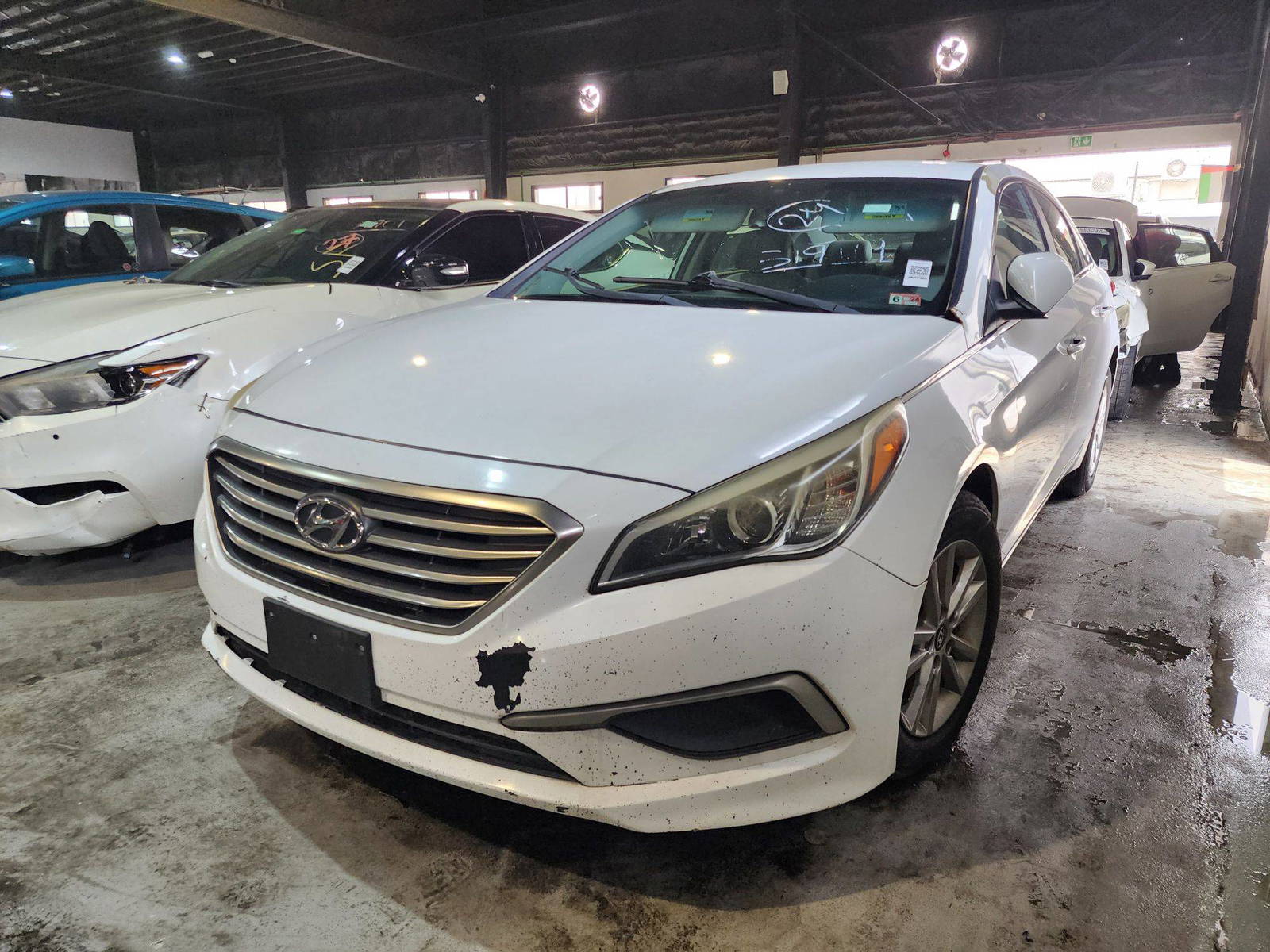 2016 HYUNDAI SONATA — 196098 Miles — Lot 319119 — Al Quoz - Marhaba Auctions Used Cars - Image 6