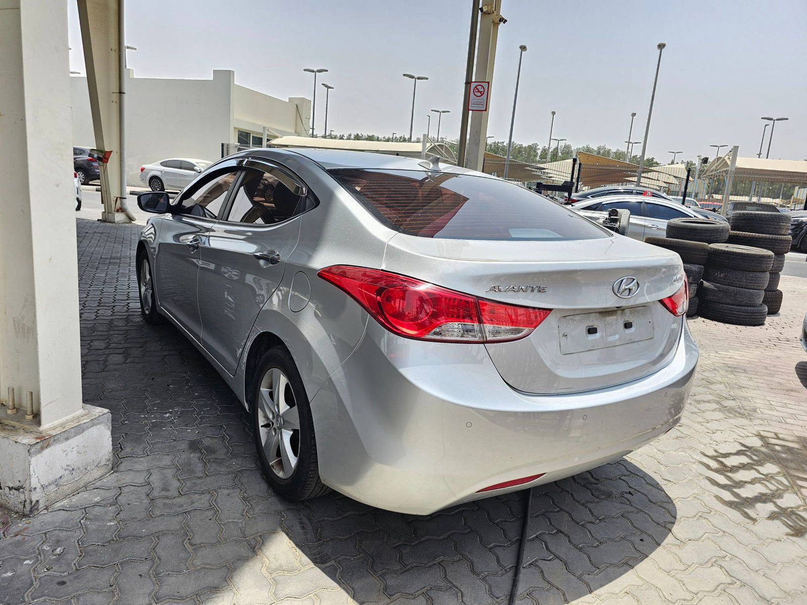 2011 HYUNDAI AVANTE — 80956 KM — Lot 92351 — Souq - Marhaba Auctions Used Cars - Image 5