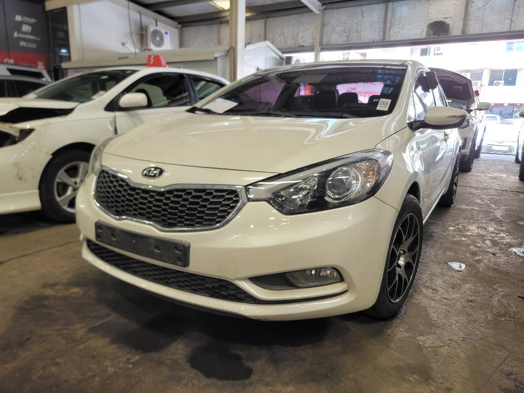2014 KIA K3 — 130814 KM — Lot 196230 — Main - Marhaba Auctions Used Cars - Image 5